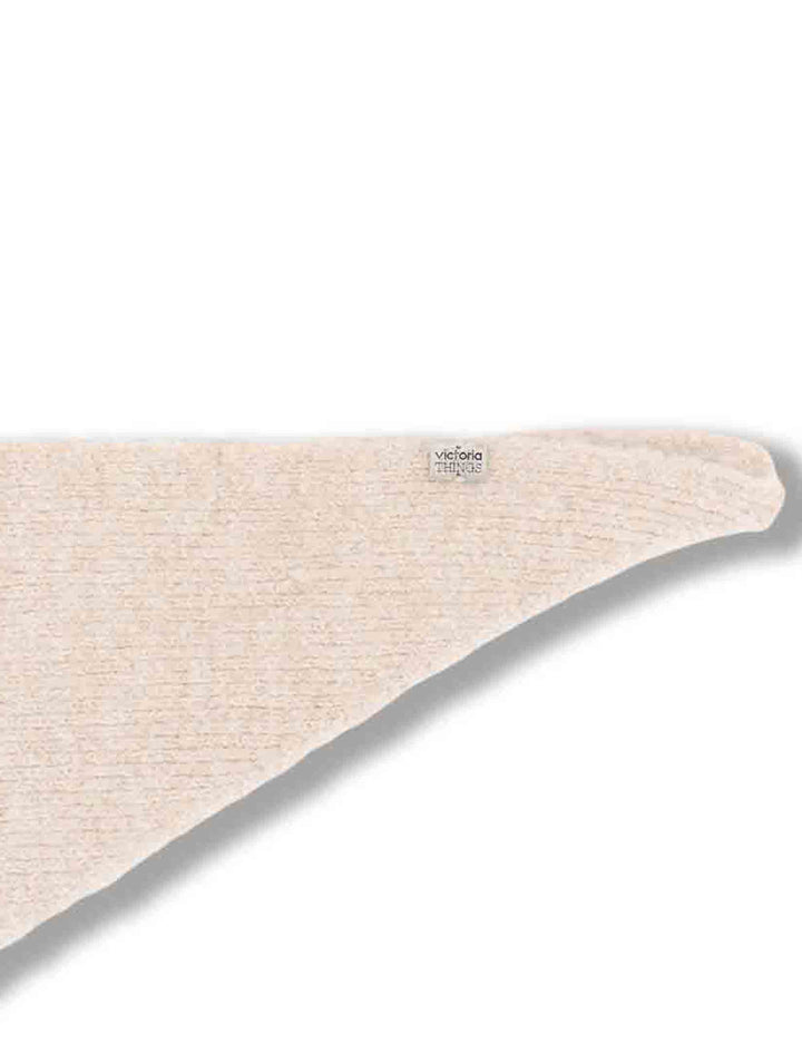 Sciarpa triangolare donna in maglia beige con placca in metallo 100% vegan 9126021 80 Beige Victoria 