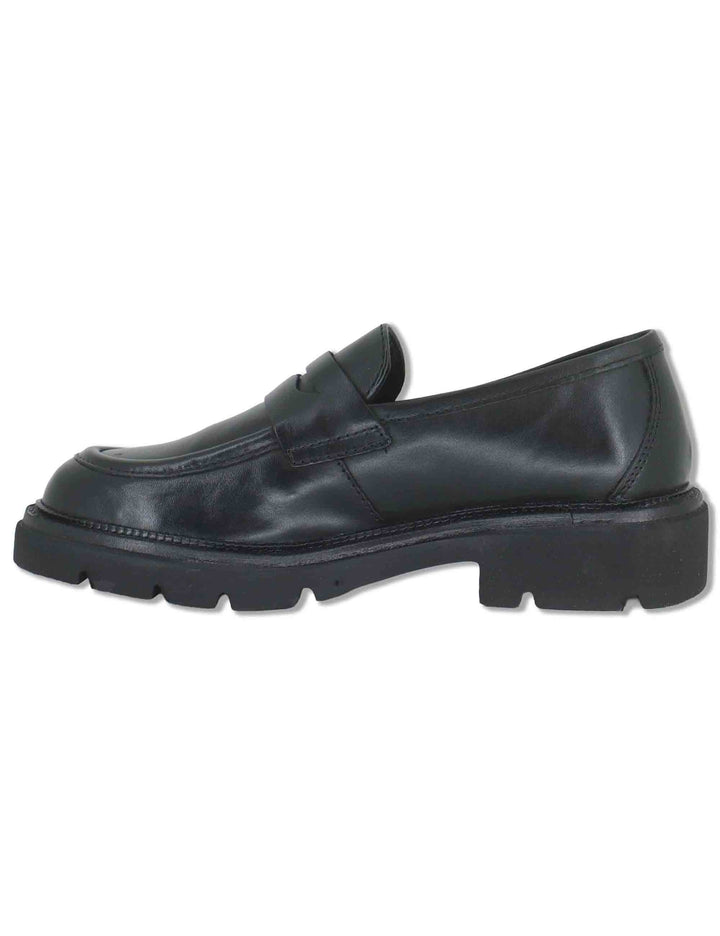 Mocassini donna in pelle nera con bendina liscia e suola carrarmato UB385209 600123 Vueva 