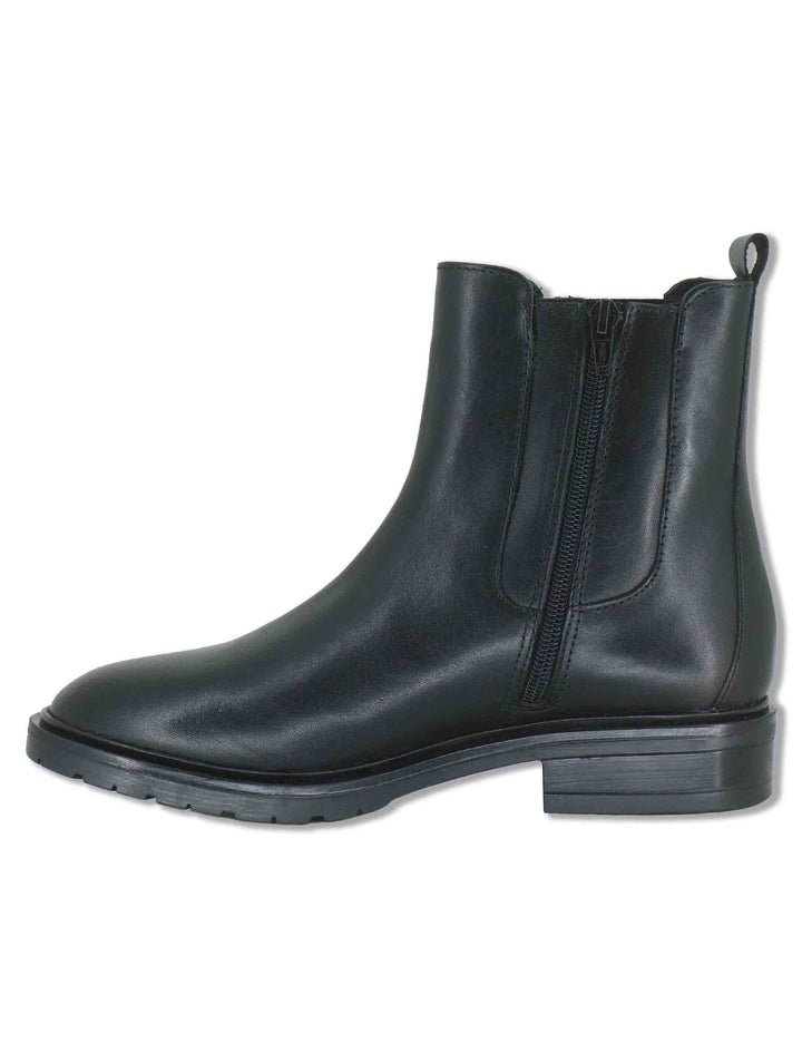 Stivaletti beatles donna in pelle nera con elastici laterali zip interna e tacco comodo VB486202 600123 Vueva 