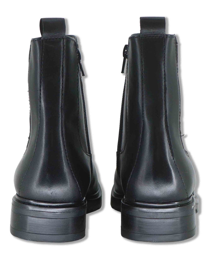 Stivaletti beatles donna in pelle nera con elastici laterali zip interna e tacco comodo VB486202 600123 Vueva 