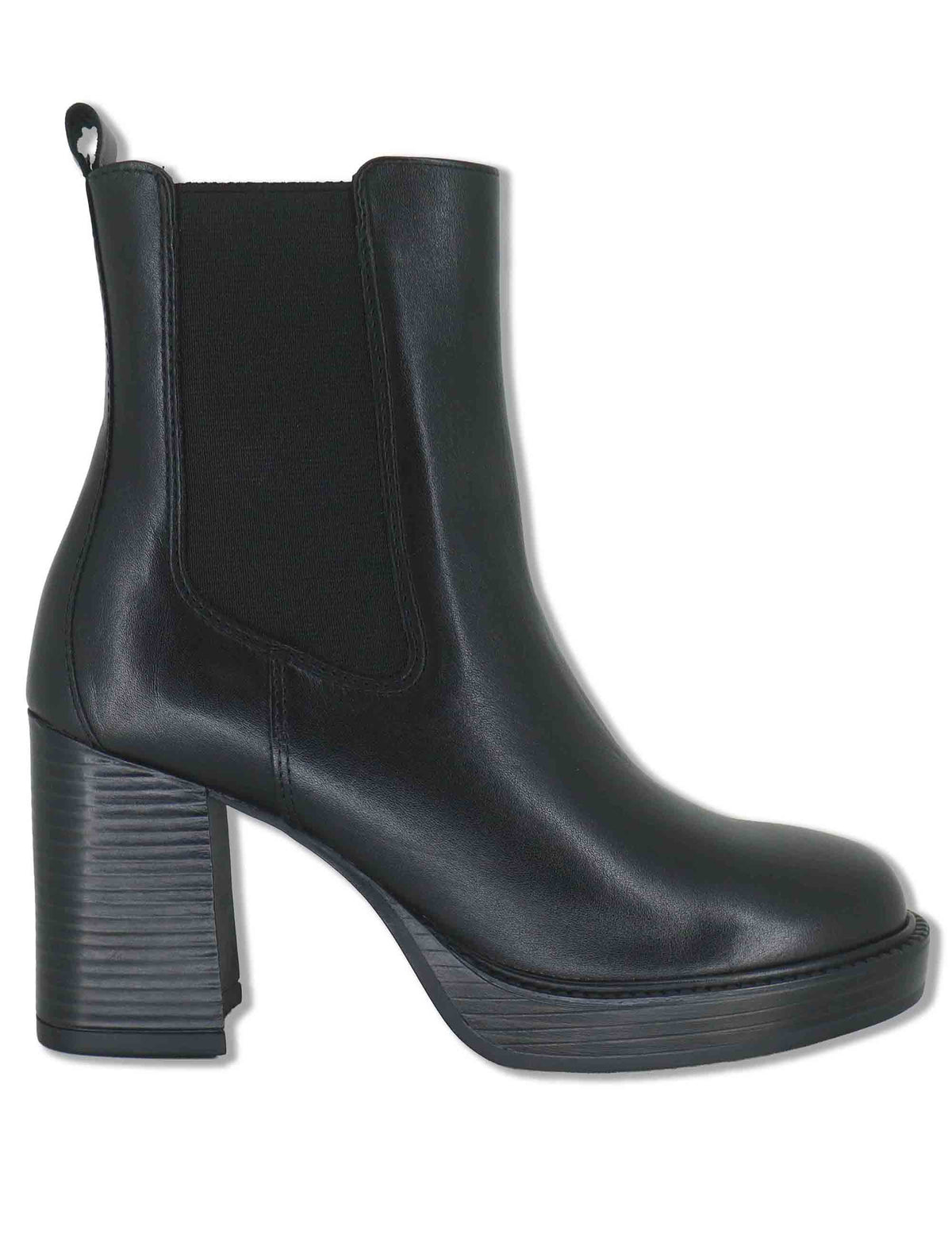 Stivaletti beatles donna in pelle nera con elastici laterali tacco alto e plateau WH478H11 600160 Vueva 