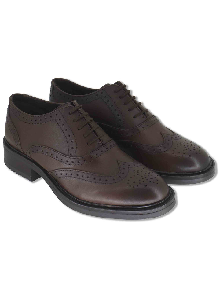 Stringate donna in pelle marrone con impuntura all'inglese e suola in gomma WS66R02 500216 Vueva 