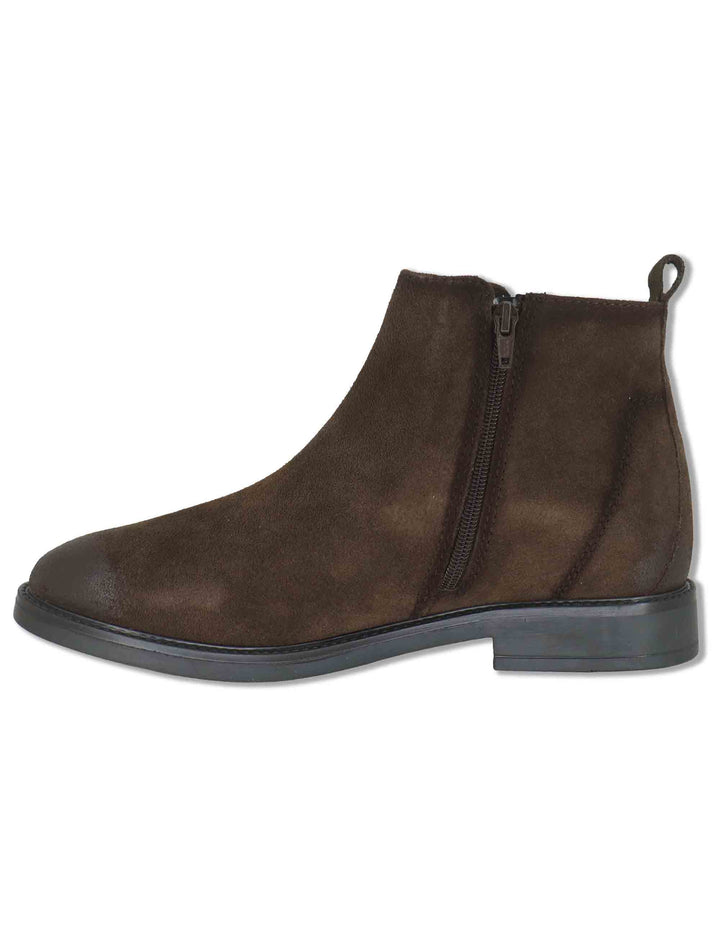 Stivaletti uomo in camoscio marrone con doppia zip esterna e interna e suola in gomma YB276201 500228 Vueva 