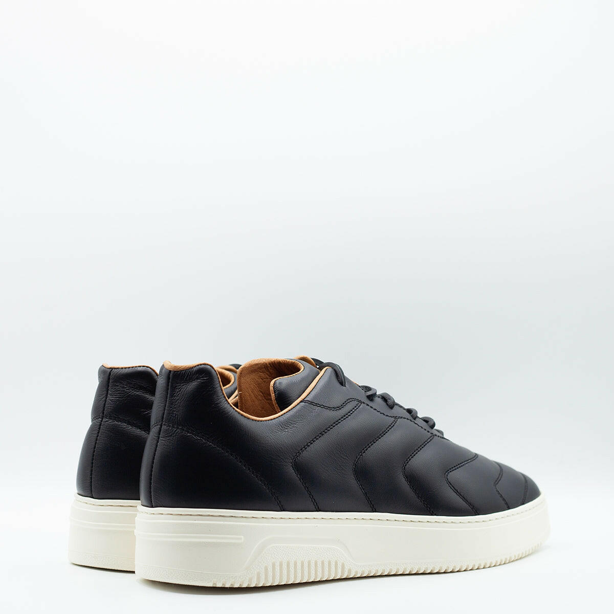 Sneakers da uomo Bomber in pelle nera.