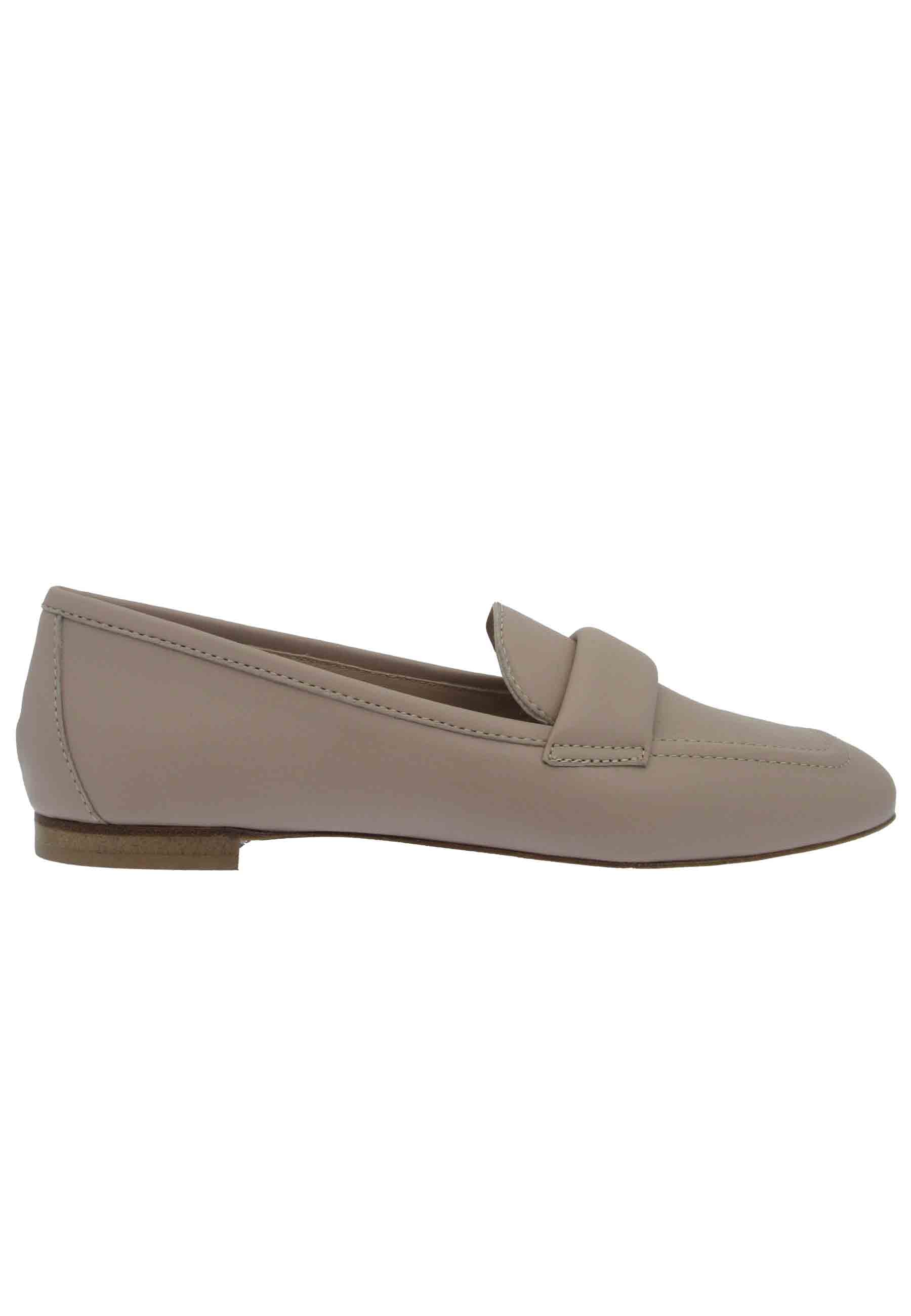 Mocassins femme en cuir nude à petit talon