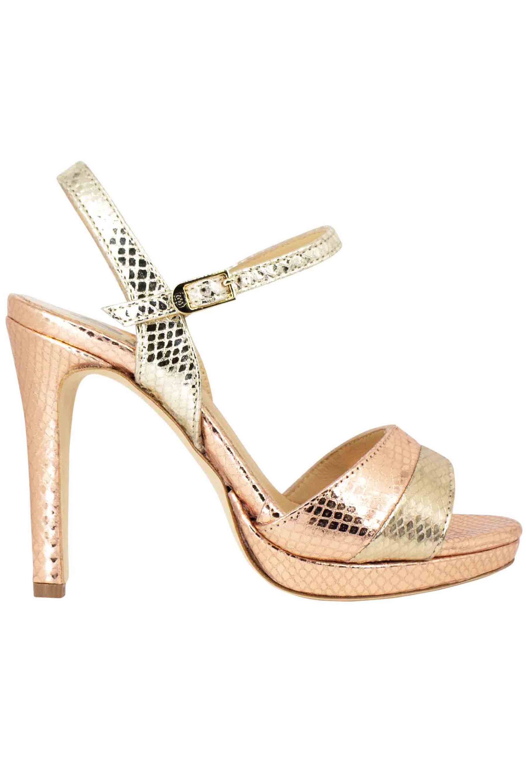 Women's sandals in powder pink laminated leather with ankle strap, high heel and plateau