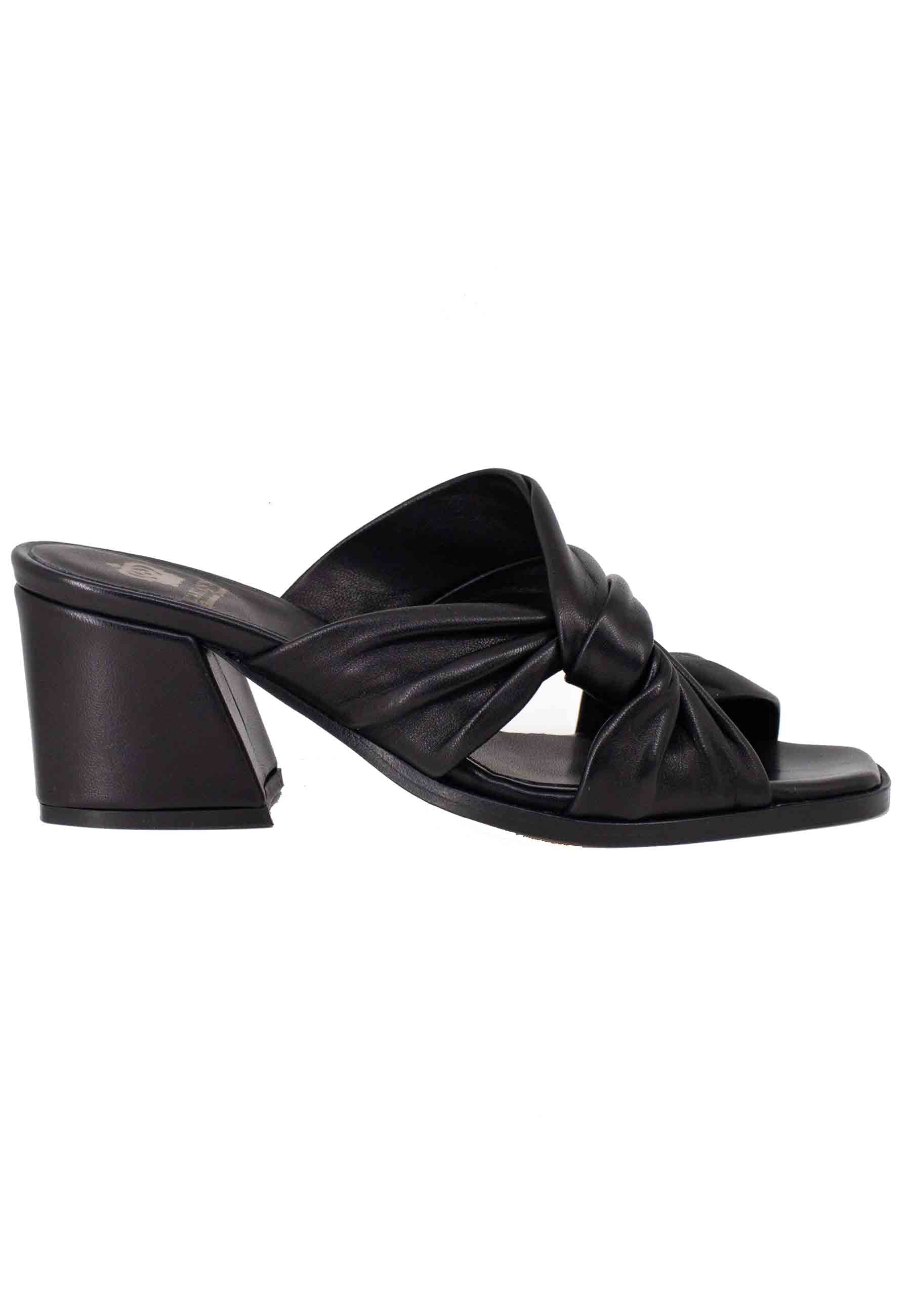 Women's black leather sandals with crossover without strap