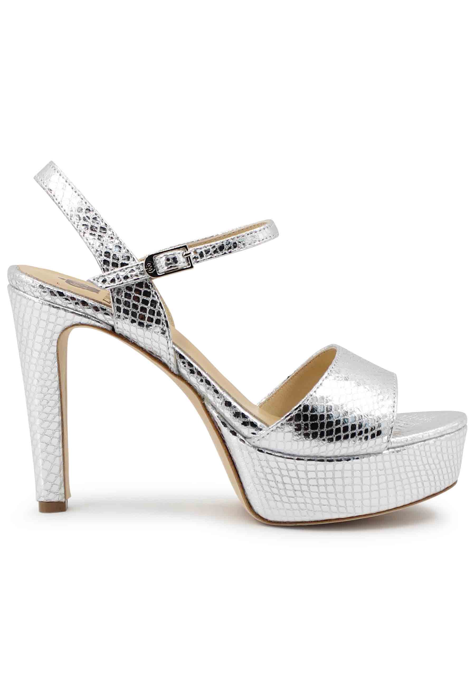 Women's sandals in silver printed laminated leather with high heel and platform