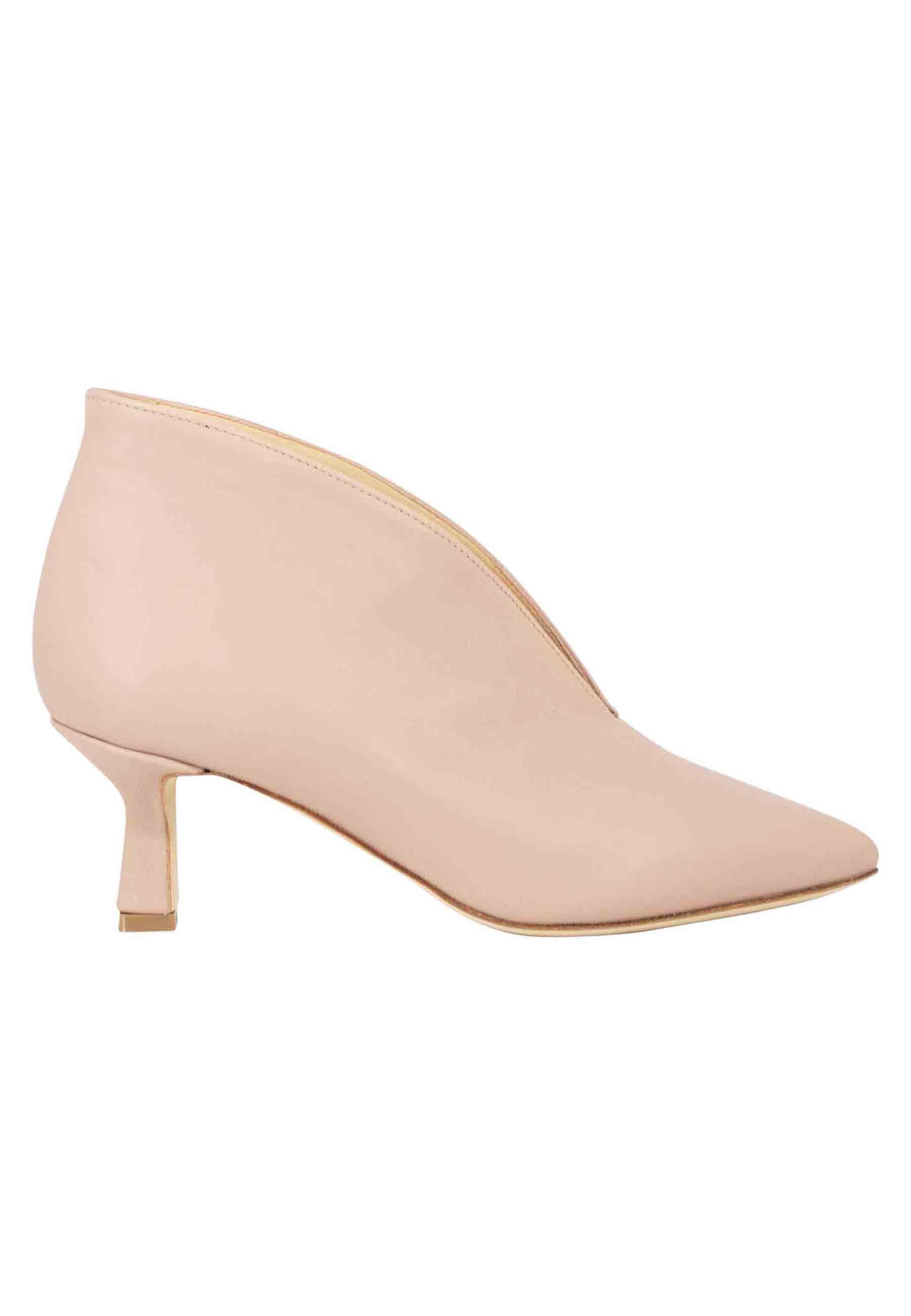 Women's ankle boot in powder pink leather with low heel