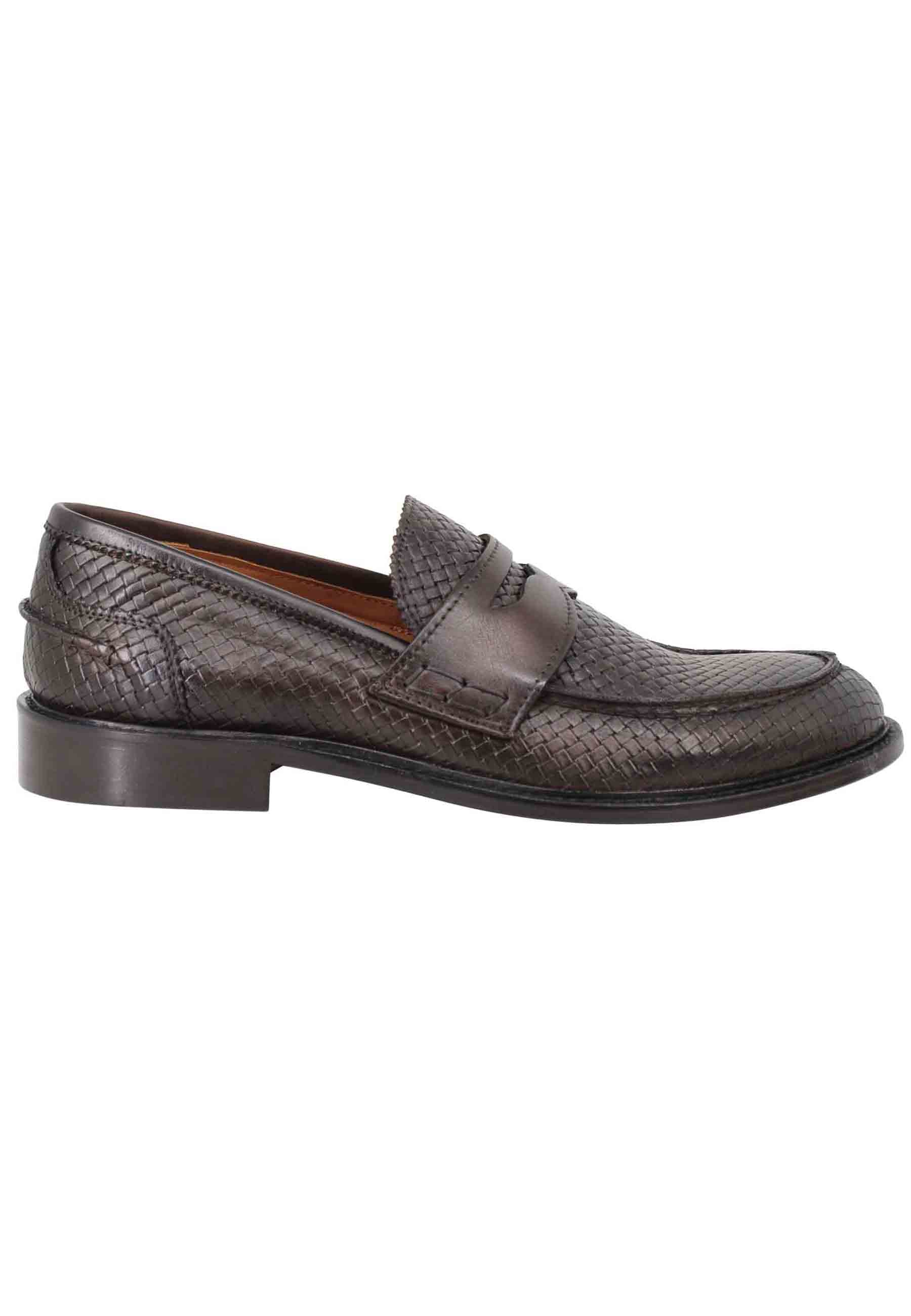 Men's moccasins in dark brown woven leather with stitched leather sole