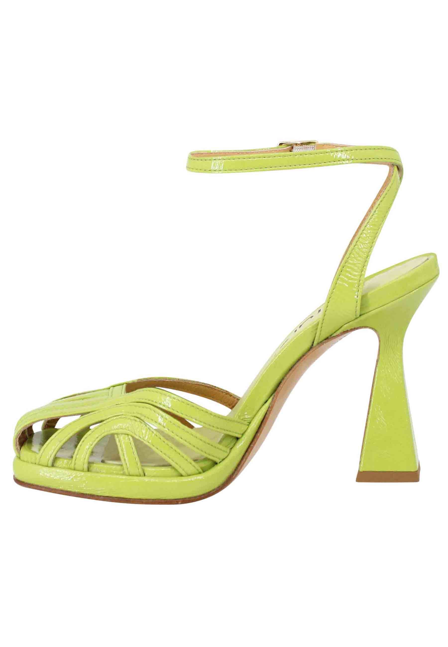 Sandali donna in naplack verde acido con cinturino alla caviglia tacco alto e plateau SP658 005 Spatarella 