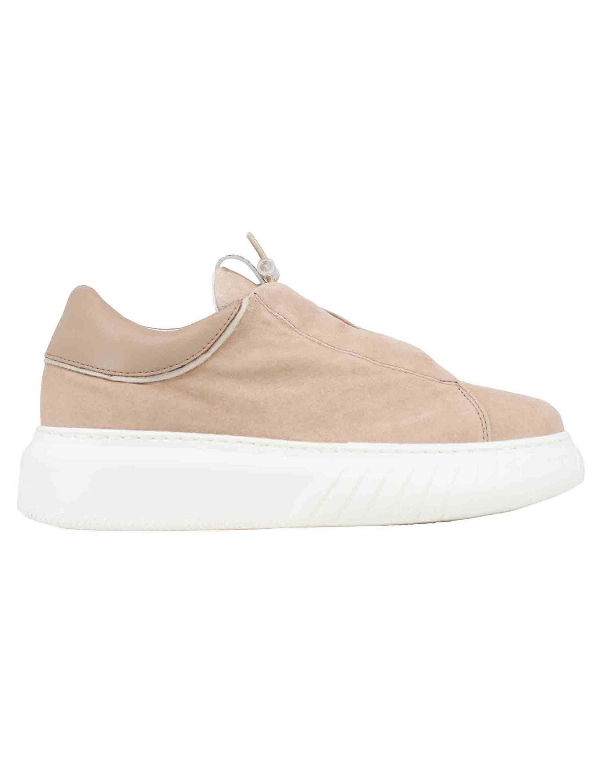 Women's sneakers in powder pink suede with high rubber sole