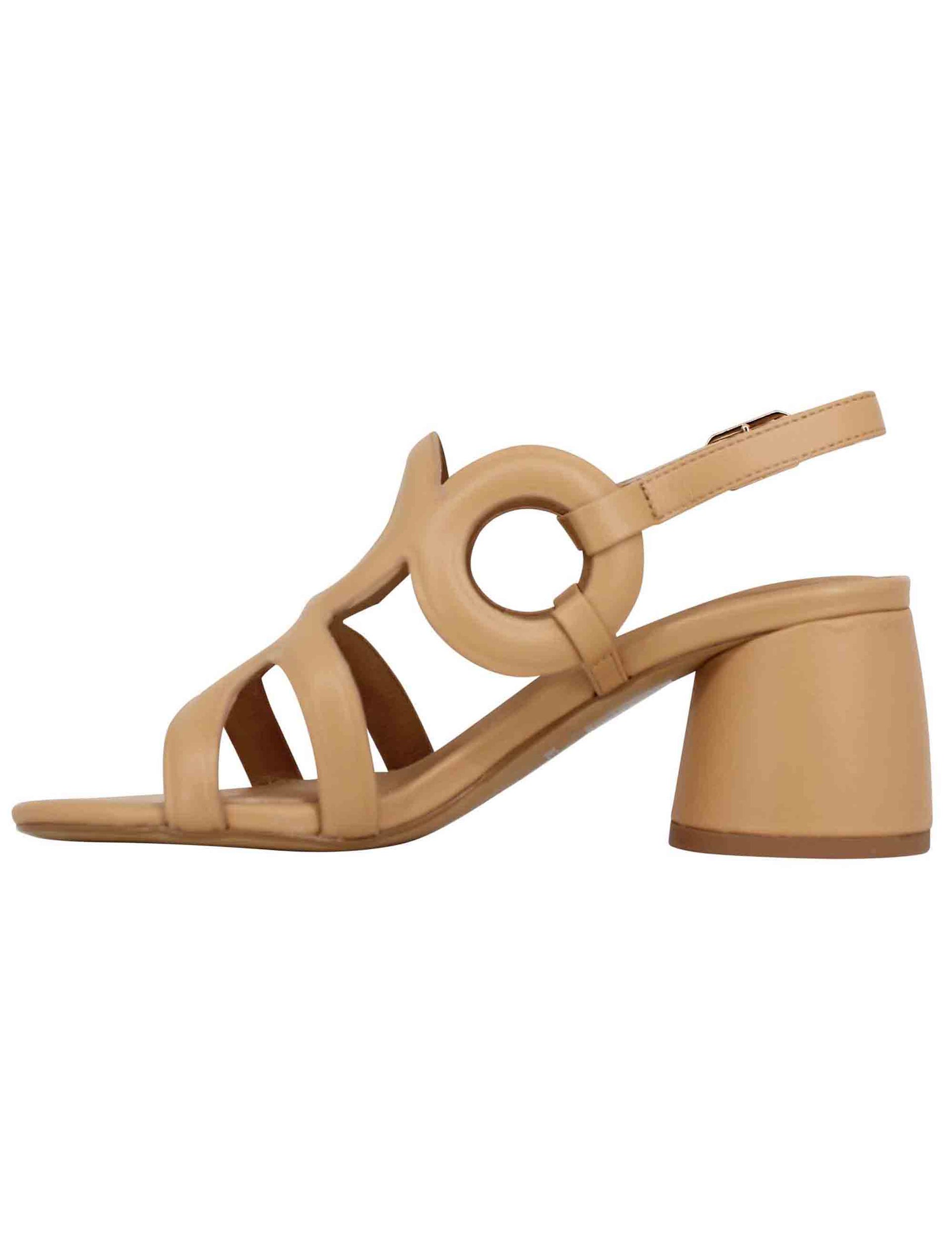 Women's slingback sandals in tan leather with round toe
