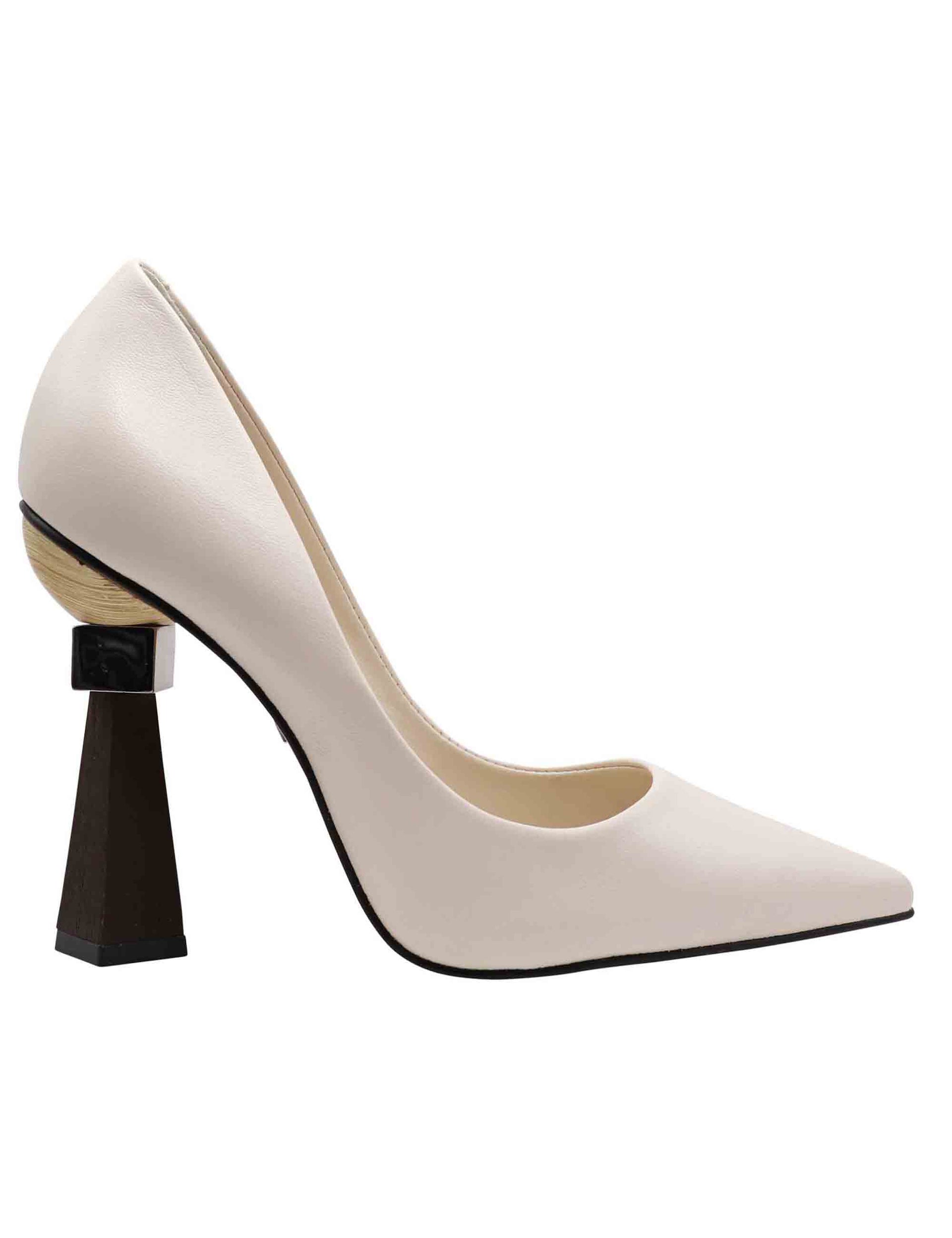 Women's ivory leather pumps with high heel and pointed toe