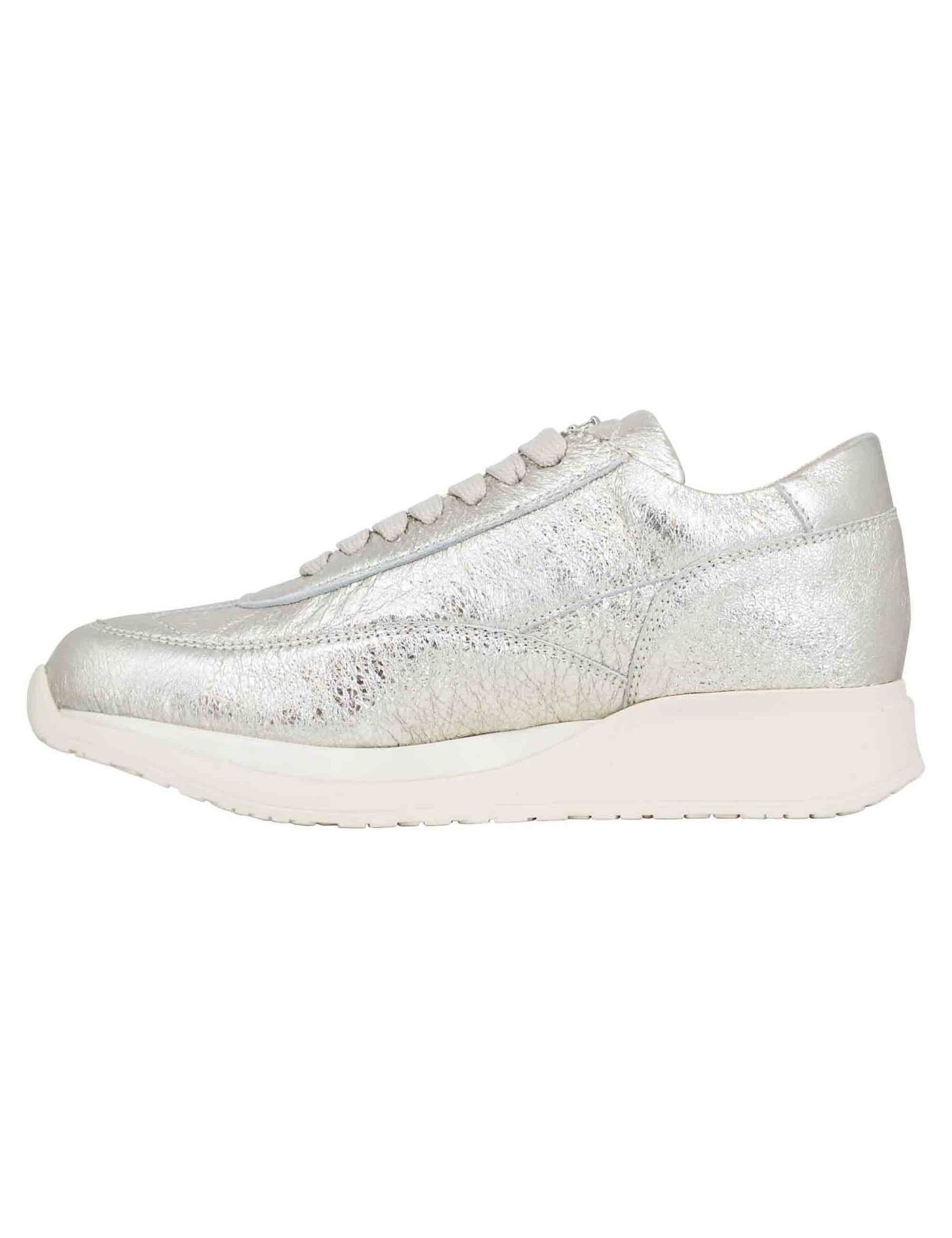 Women's sneakers in platinum laminated leather