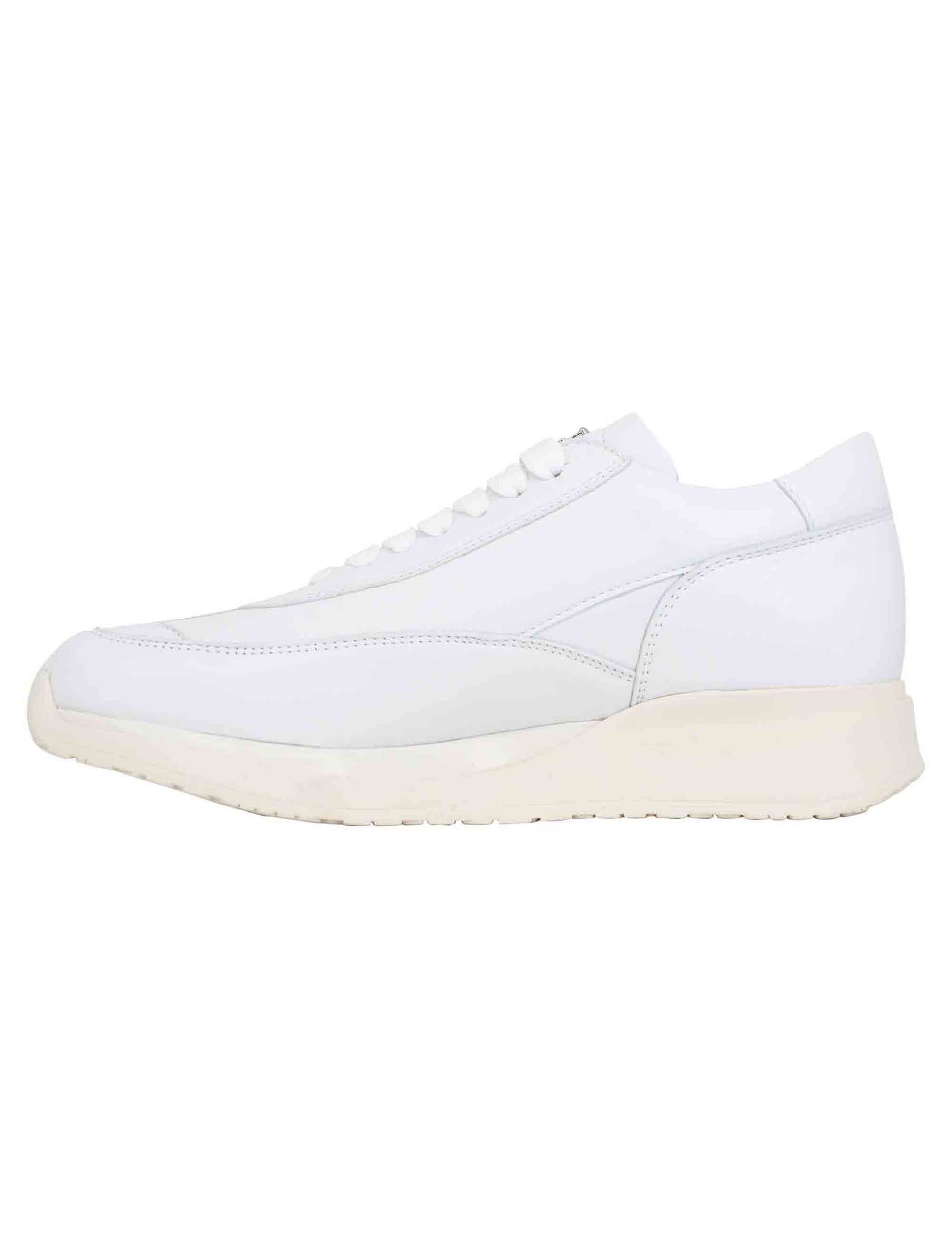 Women's sneakers in white laminated leather