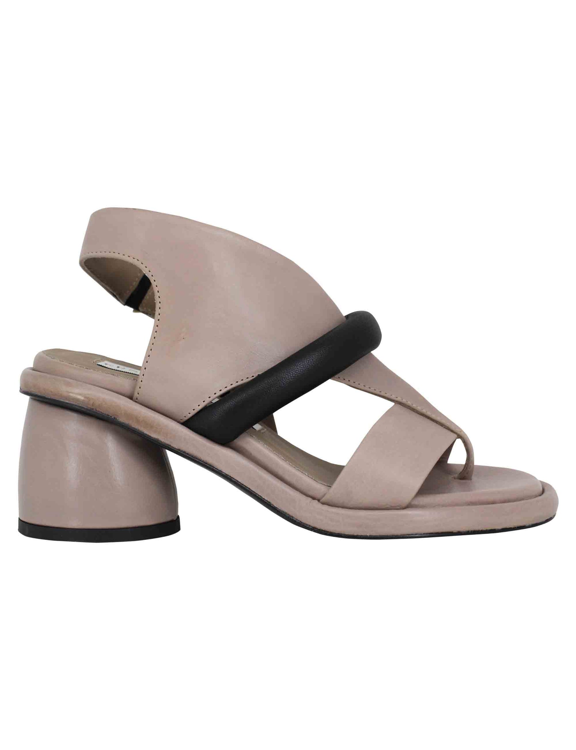 Women's thong sandals in taupe leather with round toe
