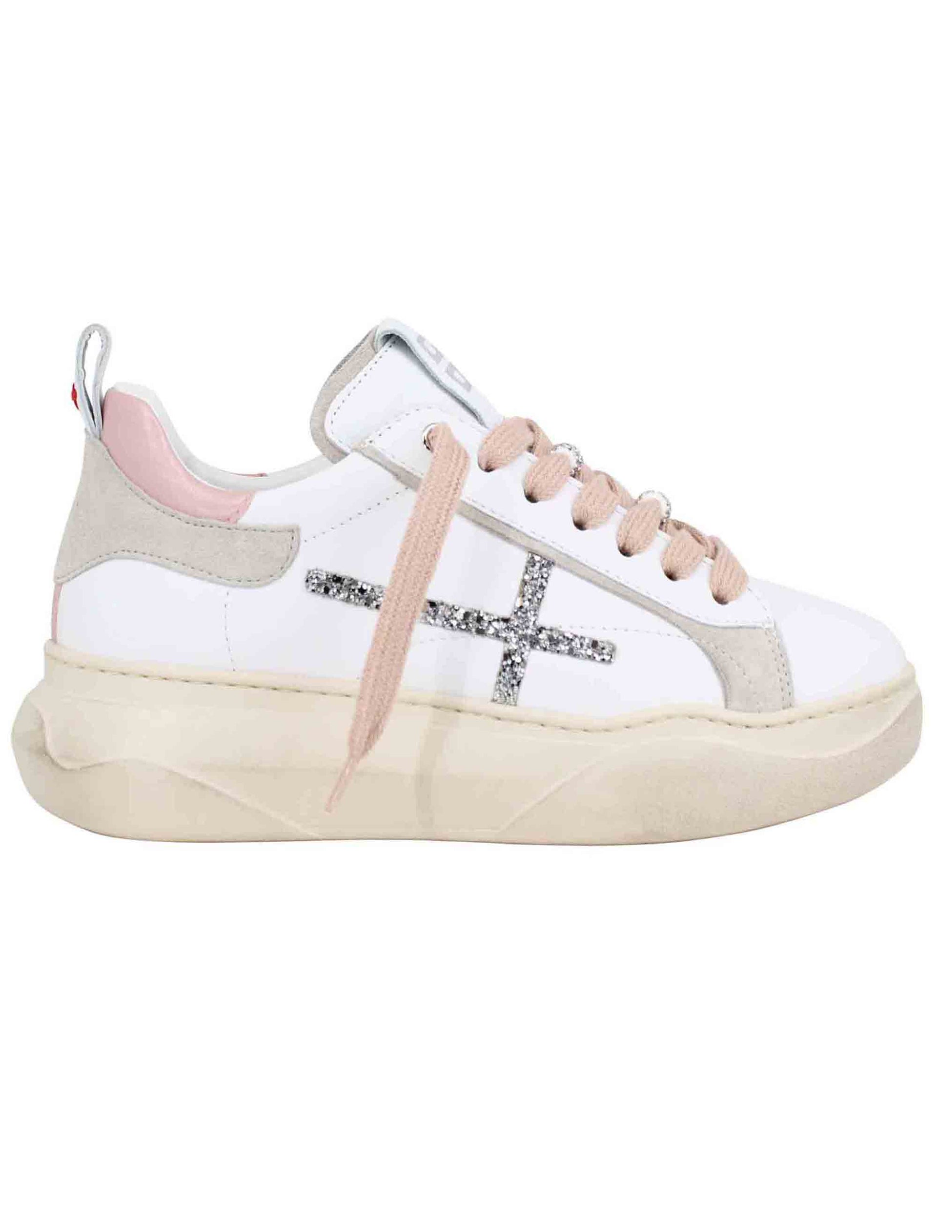 Women's white leather sneakers with contrasting inserts