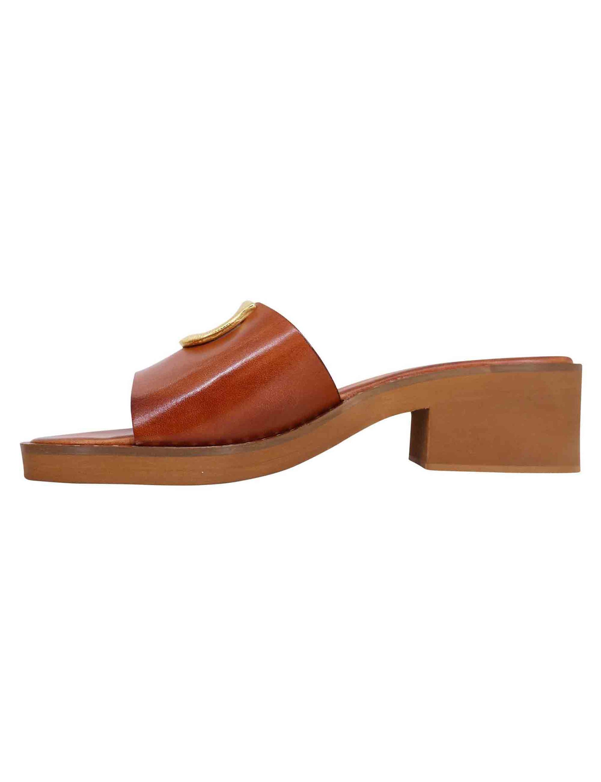 Women's sandals in tan leather with gold stud and ultra-light rubber sole