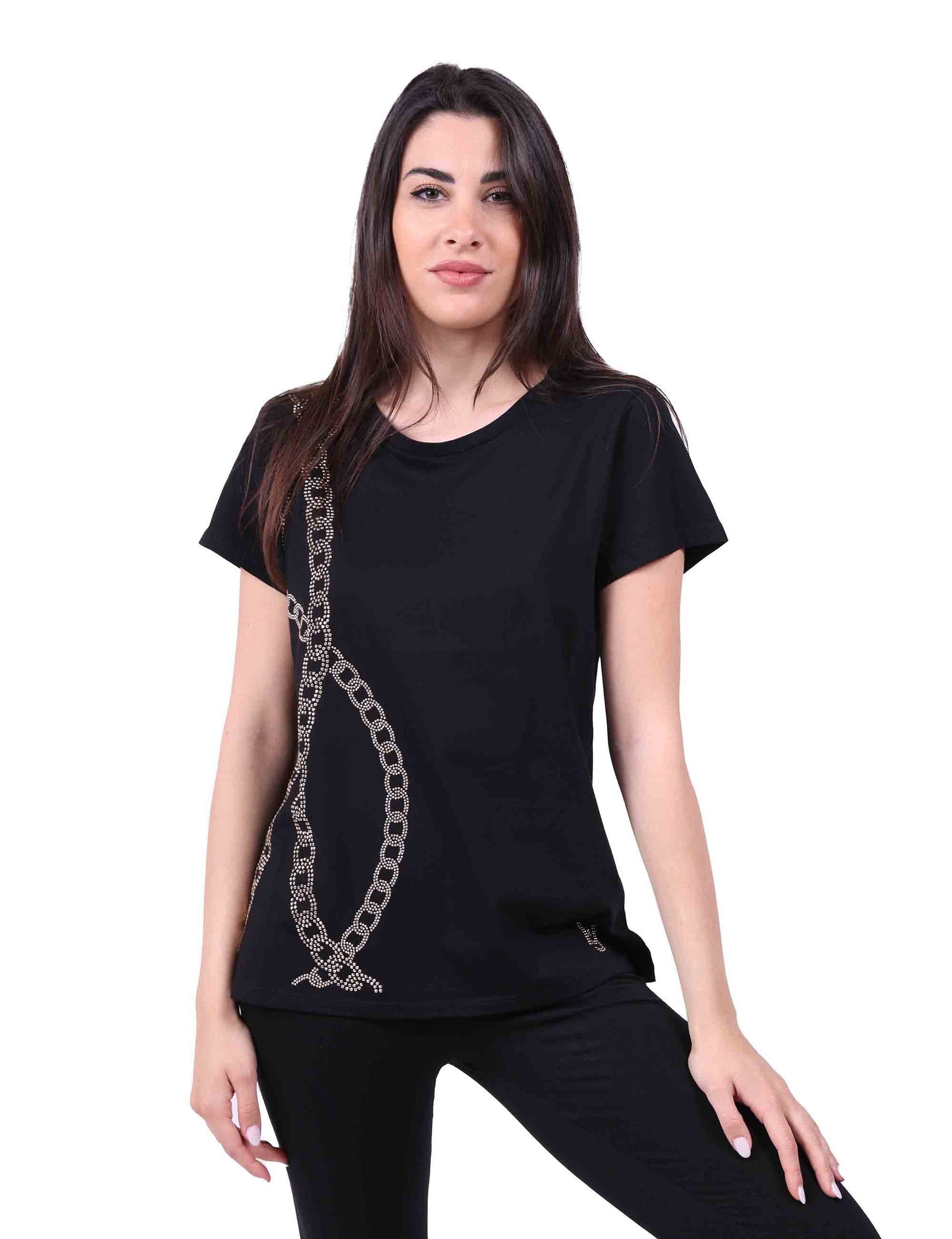 T-shirt con mini borchie in nero