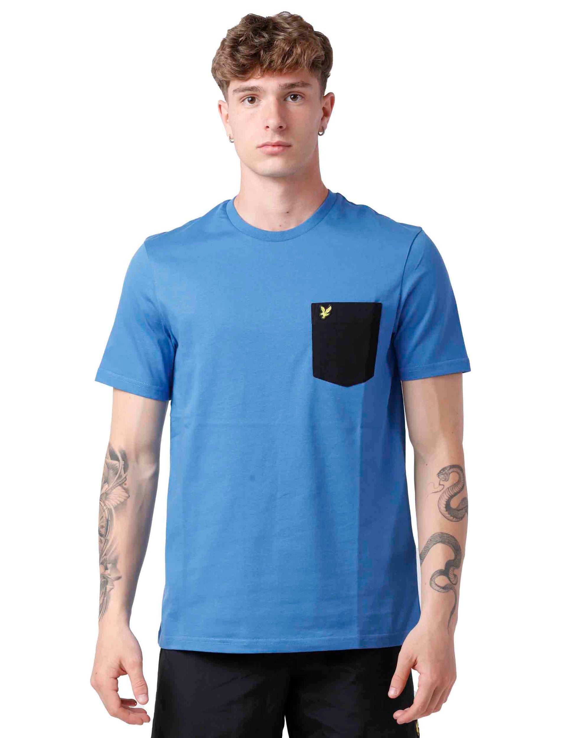 T-shirt uomo con taschino blu