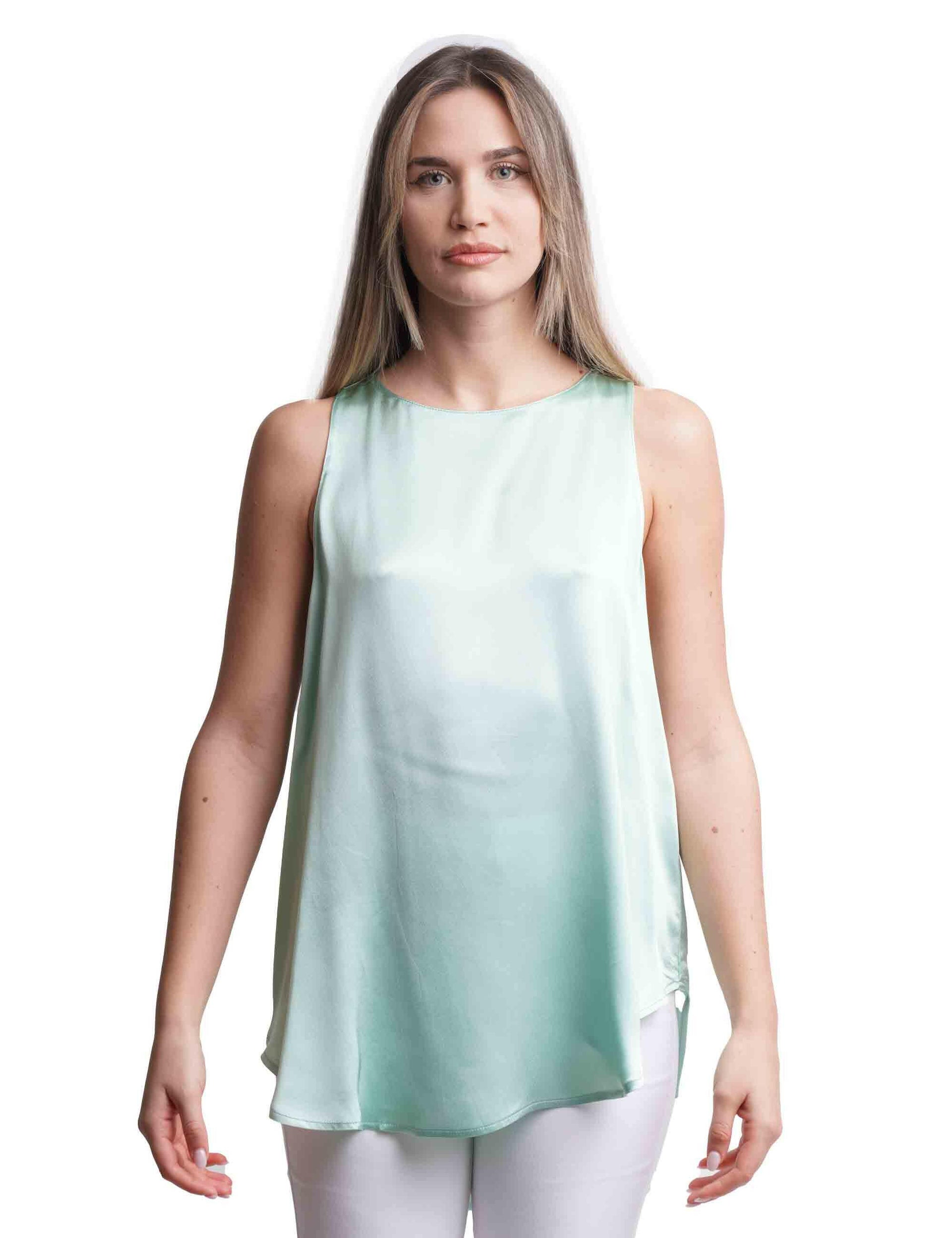 Shiny women's top in green cady with rounded hem