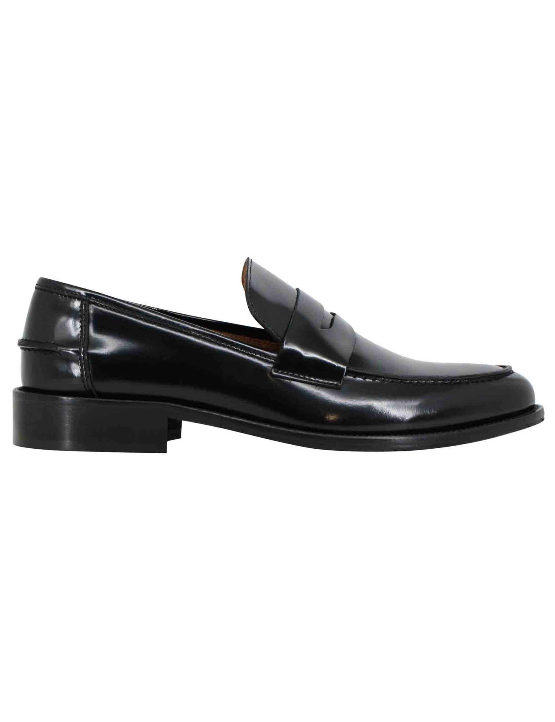 Men's moccasins in black shiny leather and stitched leather sole