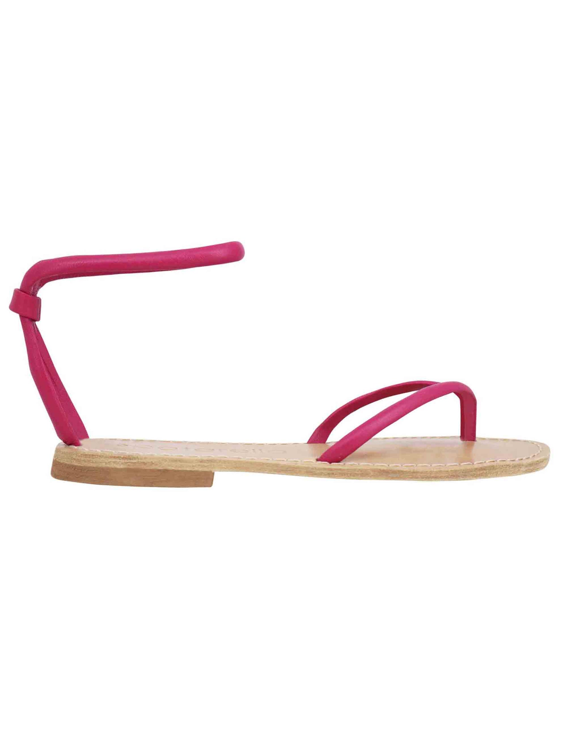 Women's flat flip-flop sandals in fuchsia leather with anklet