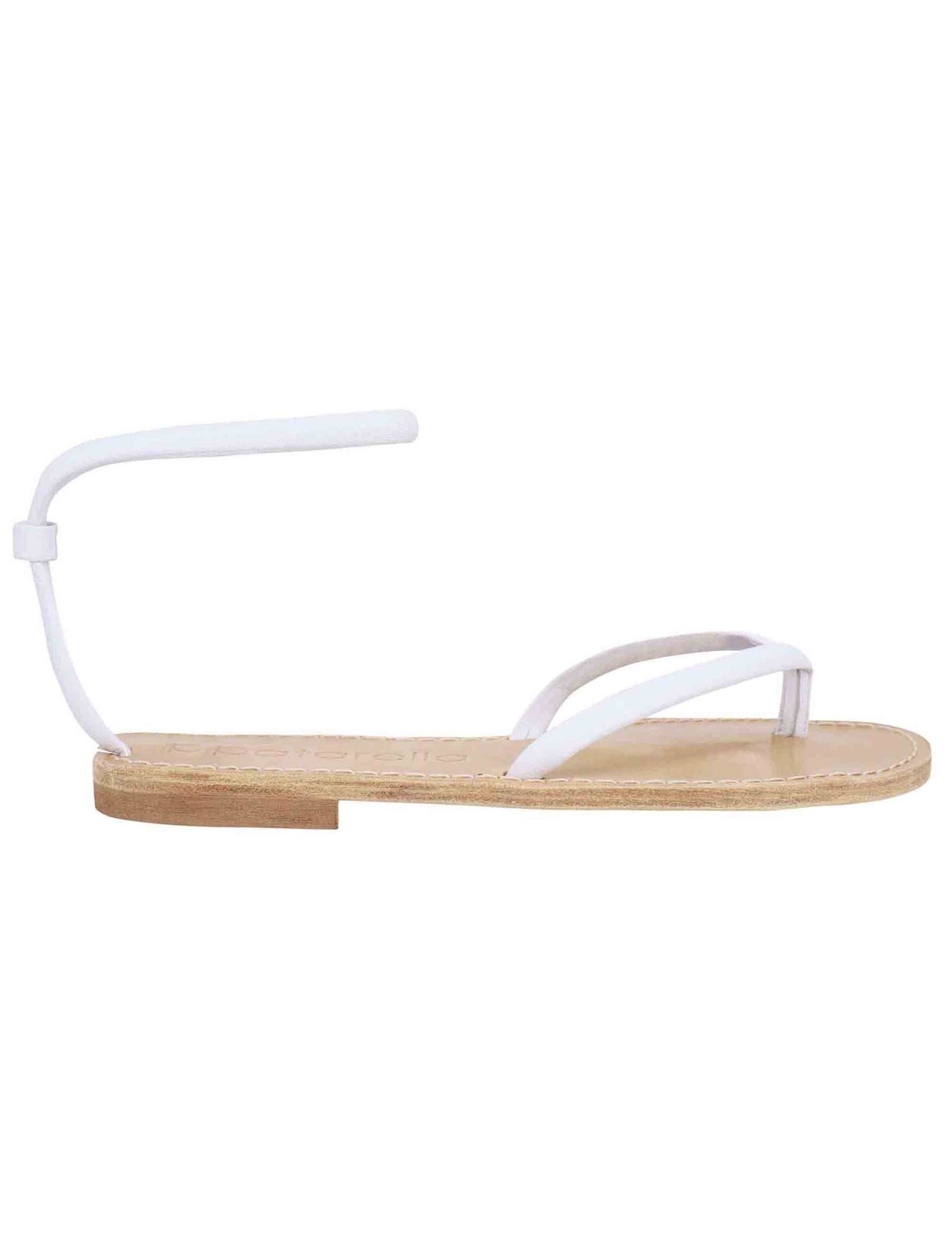 Women's flat flip-flop sandals in white leather with anklet