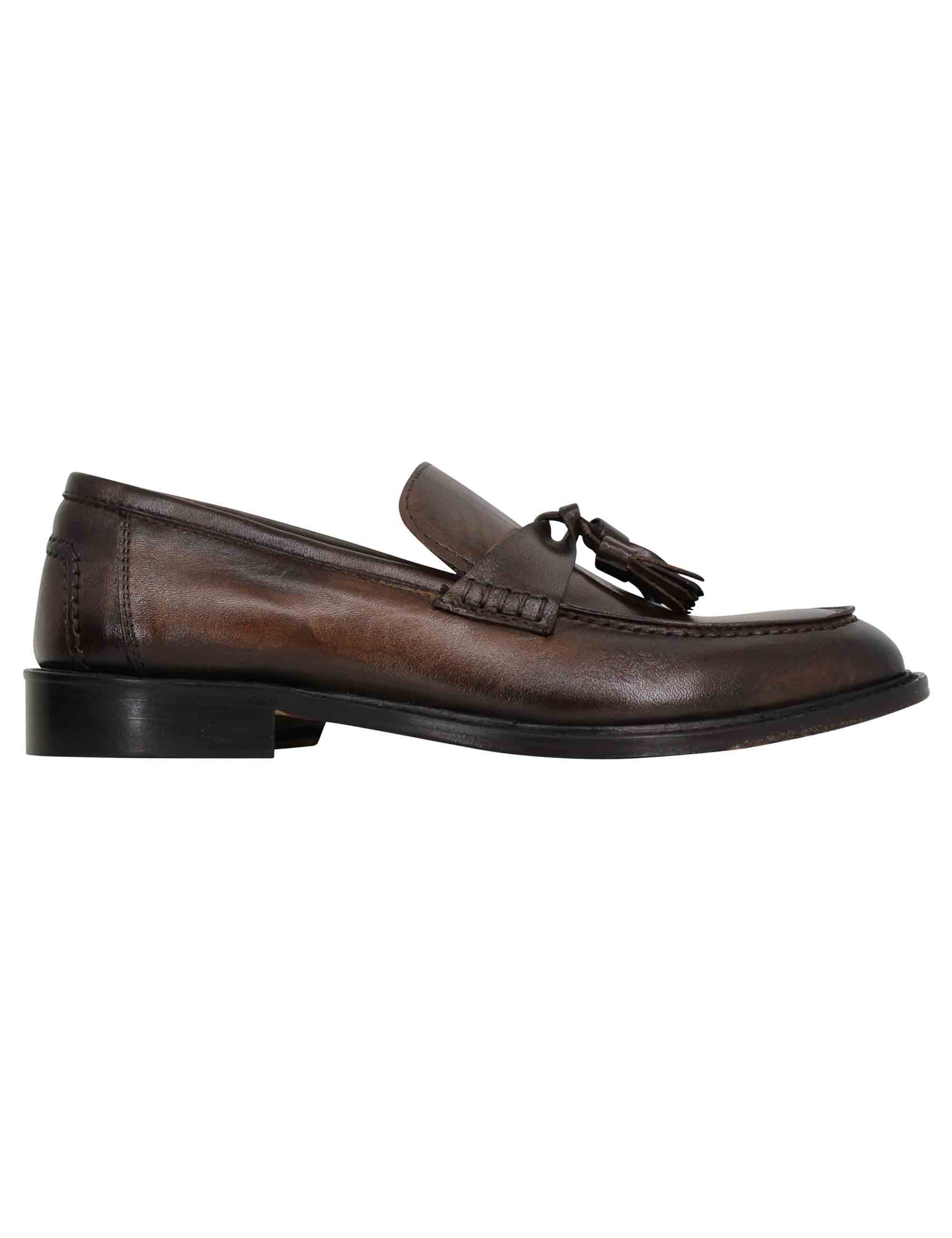 Men's brown leather loafers with bows and stitched leather sole