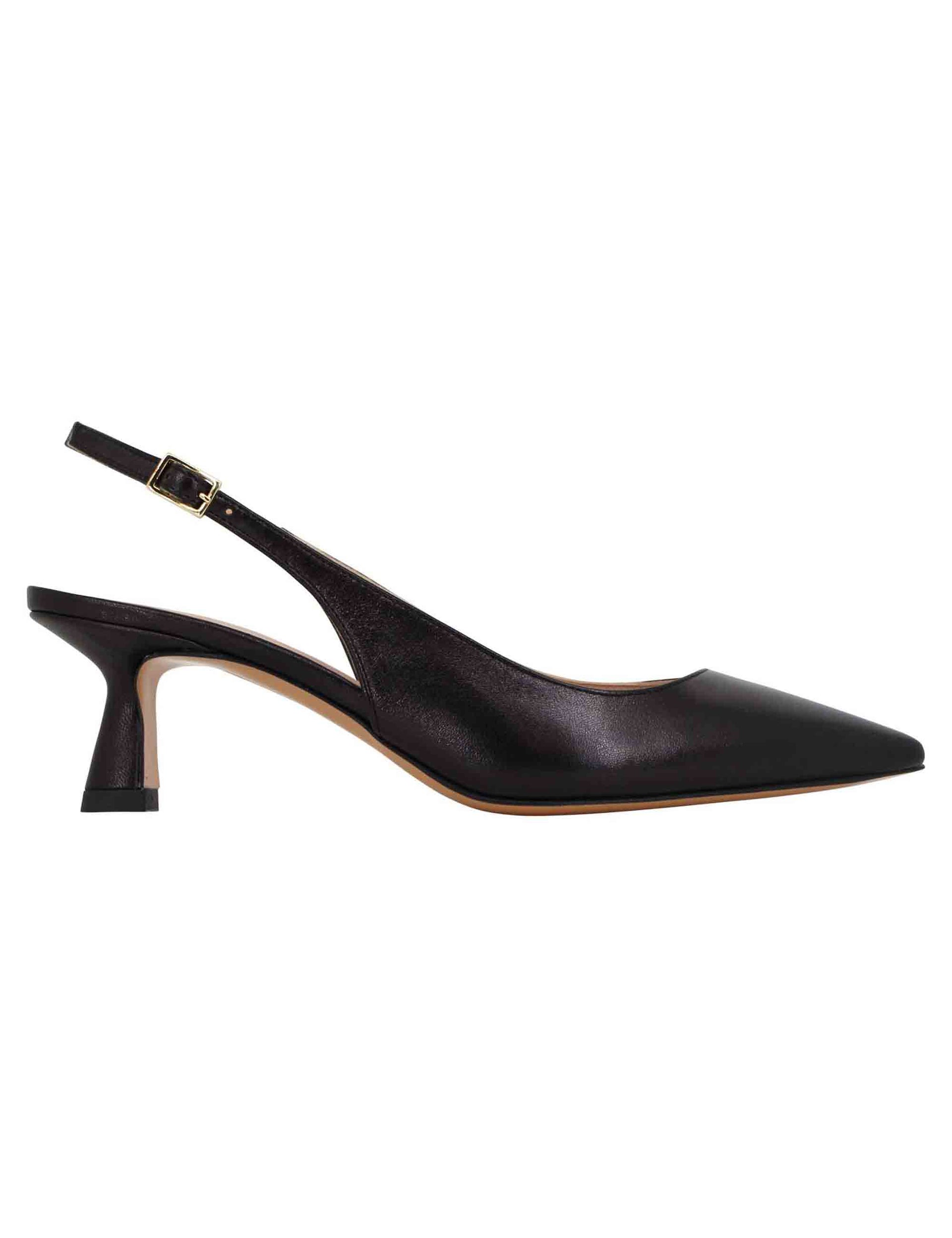 Women's slingback pumps in black leather with low heel