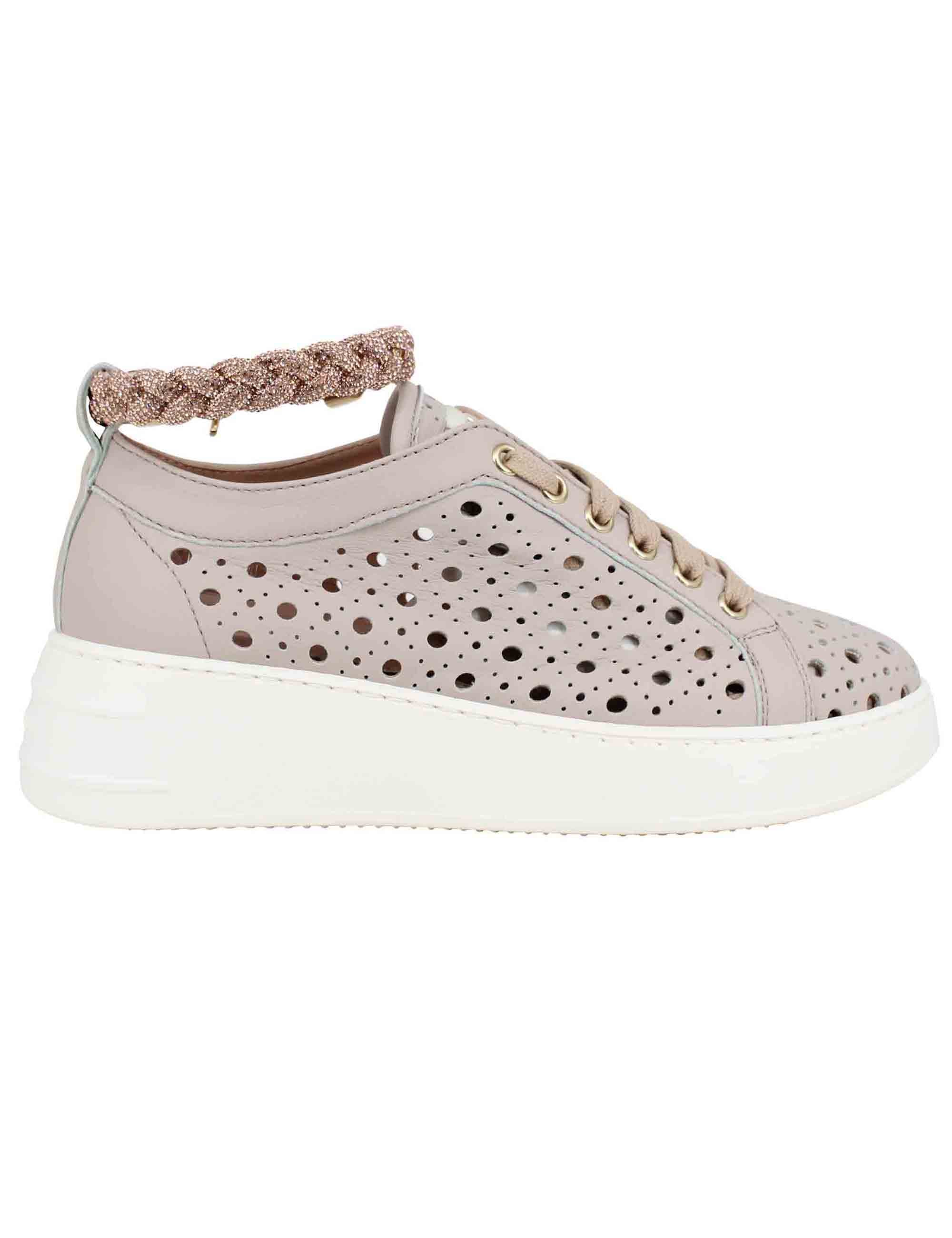 Spatarella Sneakers donna in pelle forata taupe con cavigliera in strass