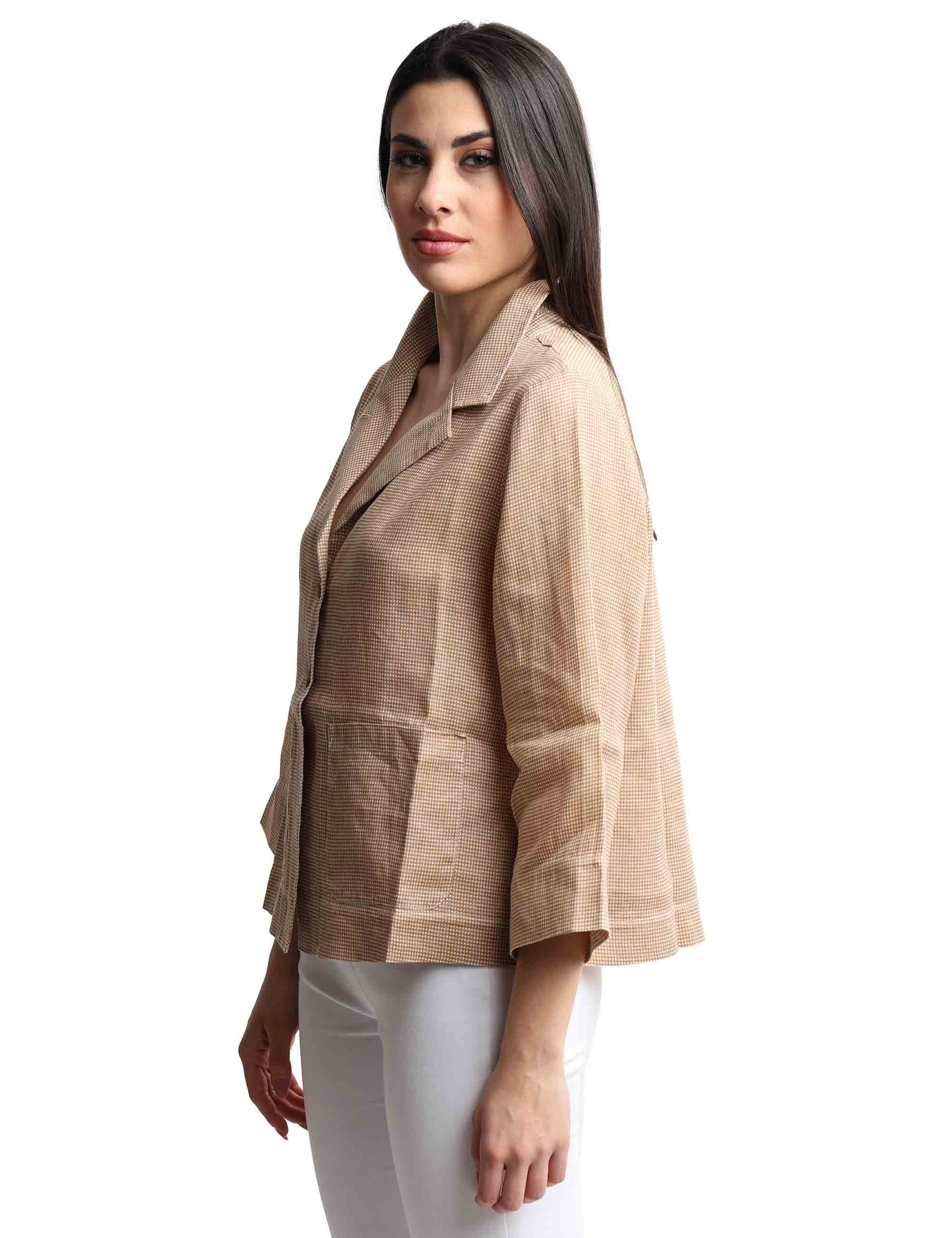 Single-breasted women's jackets in natural linen with 3/4 sleeves