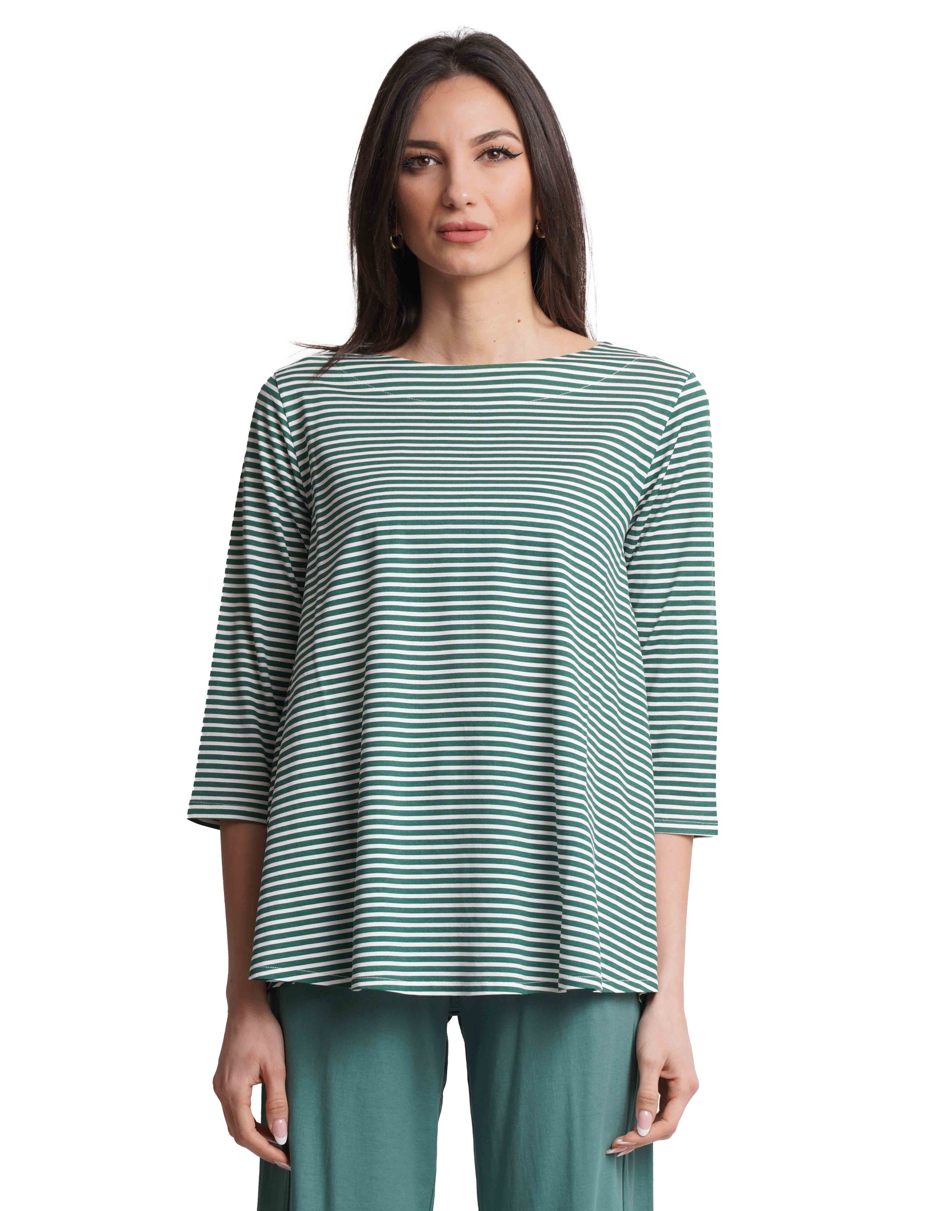 Women's green and white cotton t-shirt with 3/4 sleeves