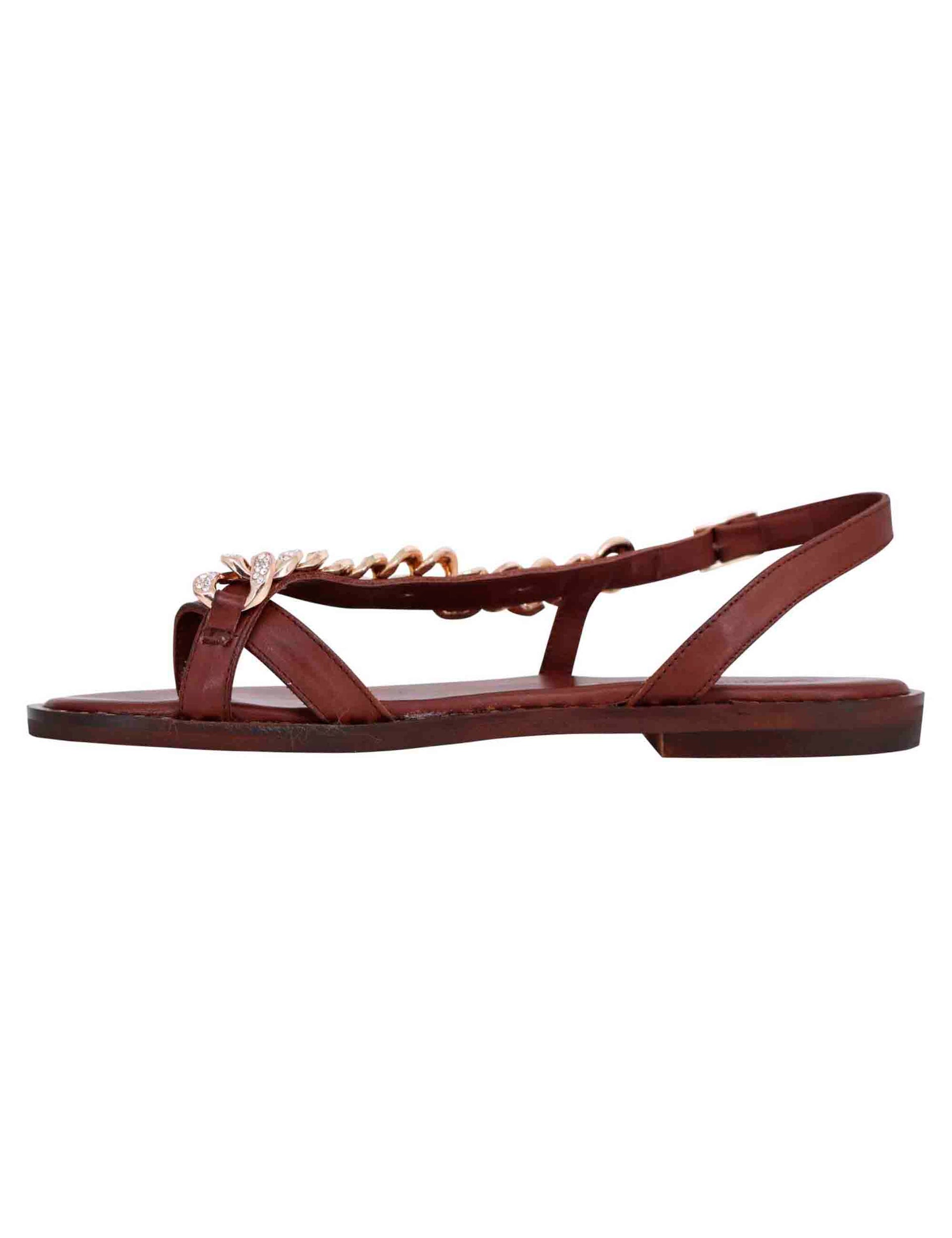 Women's flat flip-flop sandals in dark brown leather with rhinestone chain