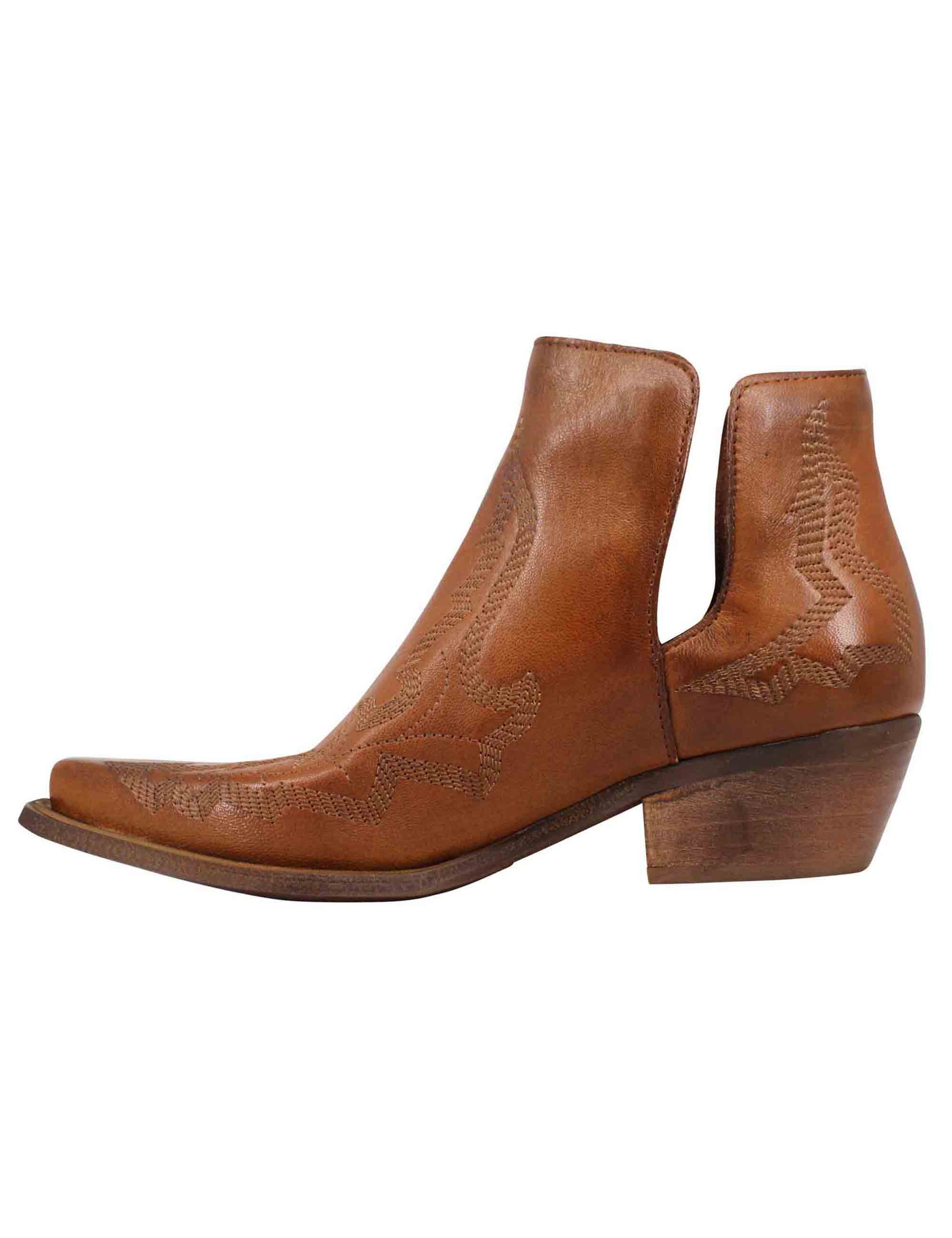 Women's Texan boots in tan leather with stitching