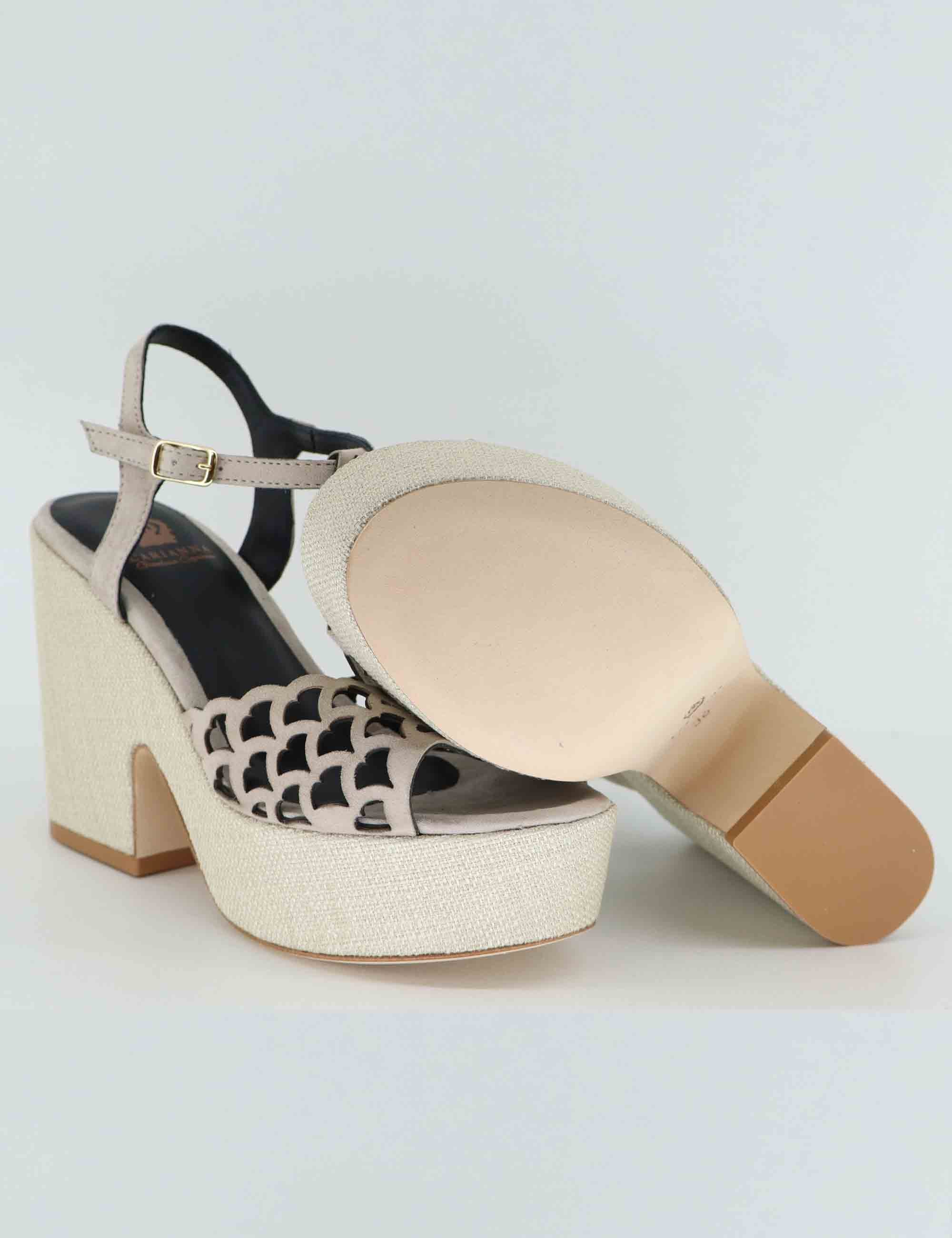 Sandali donna in camoscio taupe con zeppa alta DS2544 032 L'Arianna 