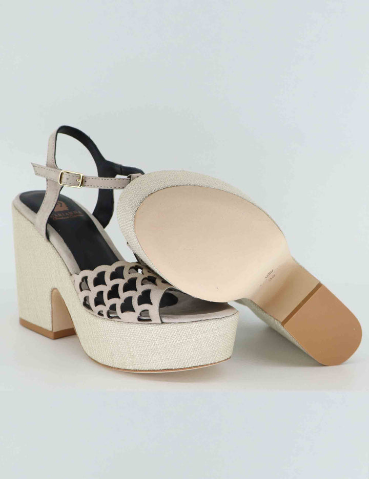 Sandali donna in camoscio taupe con zeppa alta DS2544 032 L'Arianna 