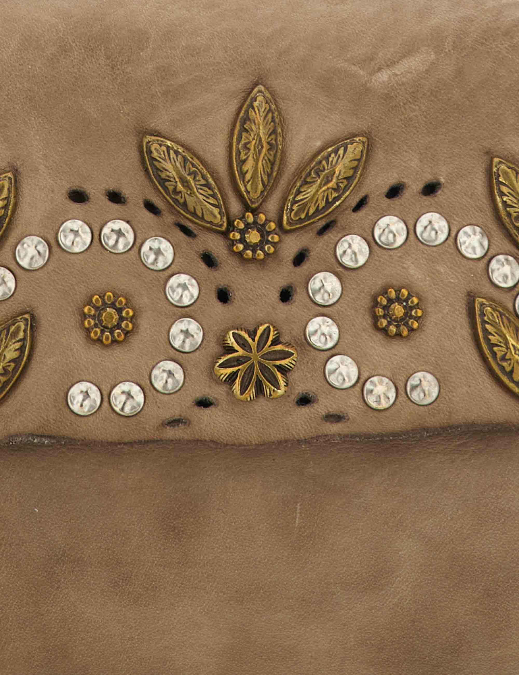 Borse donna Era in pelle beige con borchie e forature laser C044100ND X3014 C0539 Campomaggi 