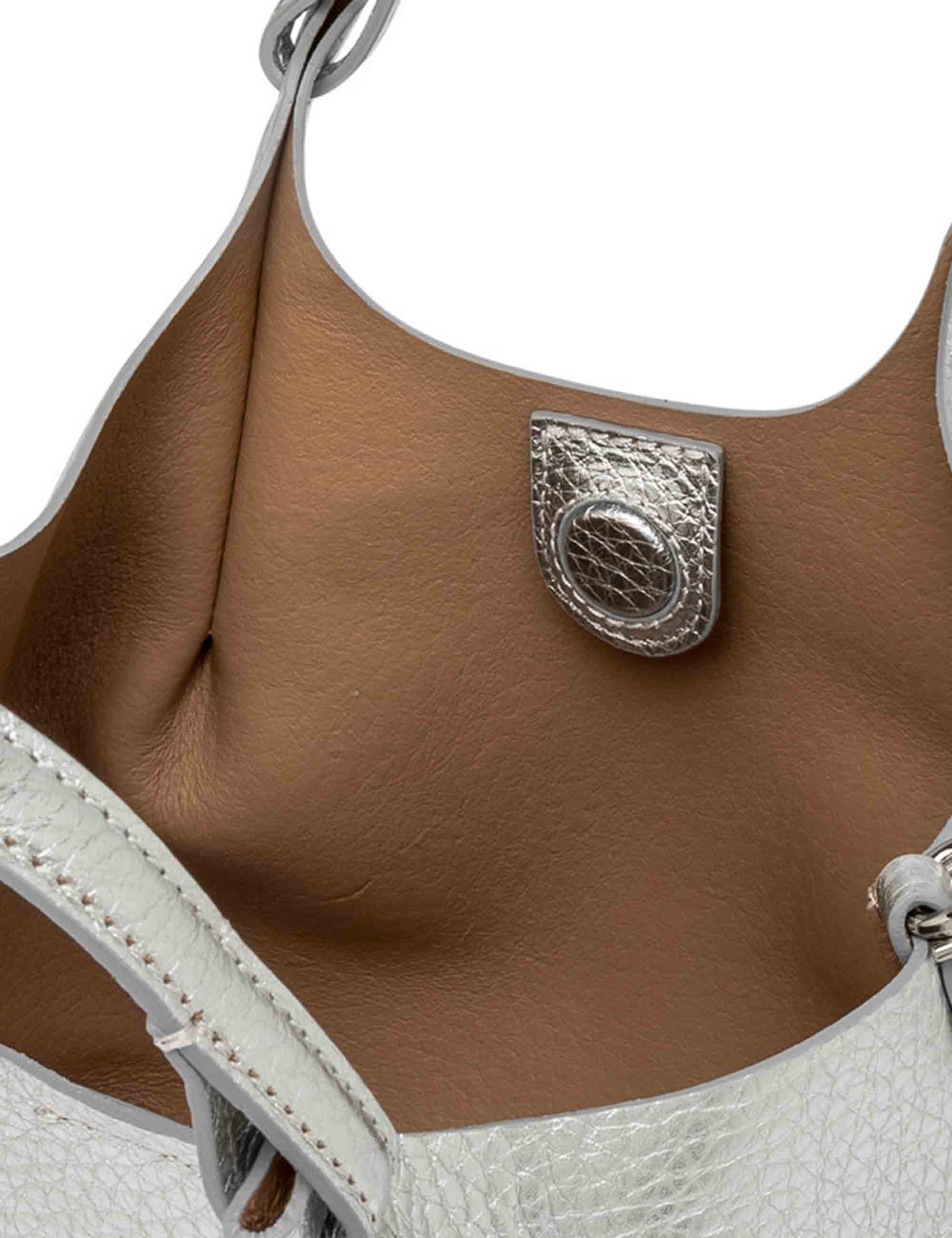 Borse donna Dua in pelle laminata argento con doppi manici e tracolla BS9719 RNGDBL T.U. 14369 Gianni Chiarini 