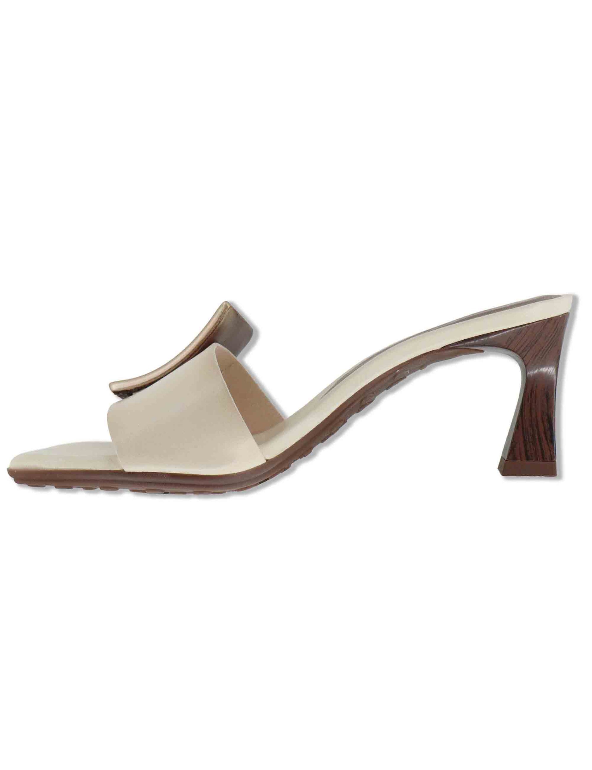 Sandali donna in pelle off white con fibbia brunita e tacco alto BHV264853 BUTTER Hispanitas 