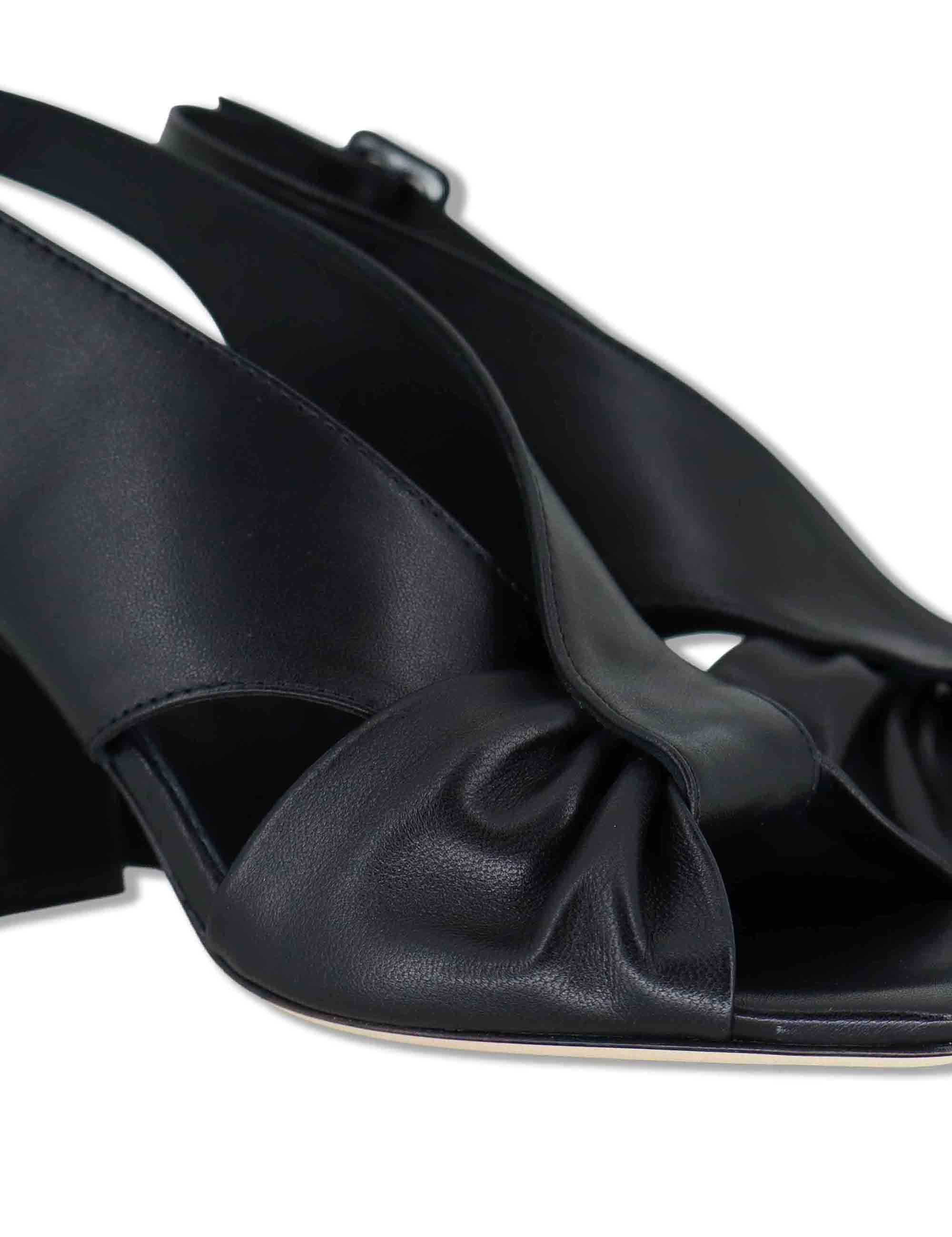 Sandali donna slingback in pelle nera con punta quadra e tacco grosso DS2674/G 001 L'Arianna 