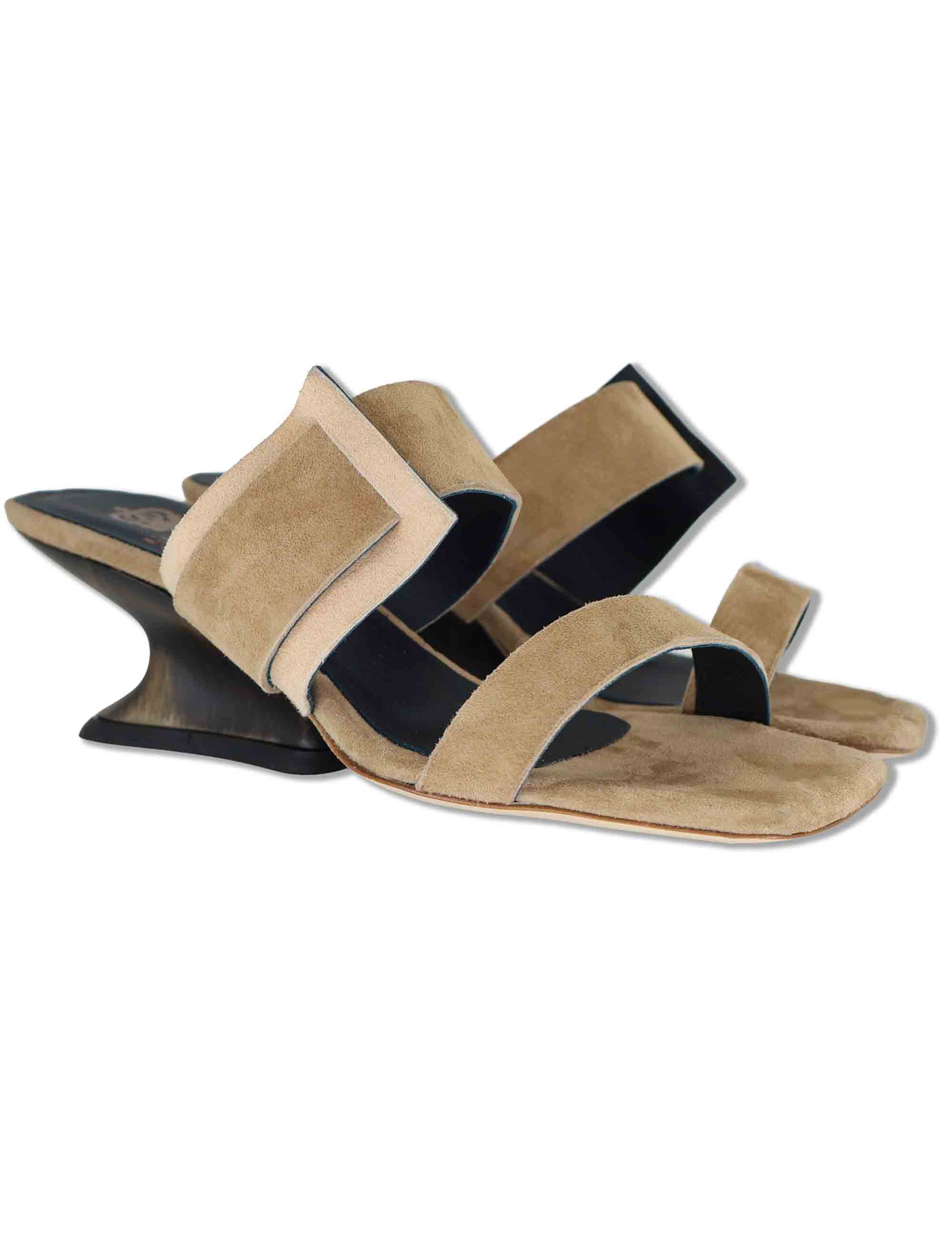 Sandali donna in camoscio taupe con doppia fascia e zeppa bassa DS2679/Z 032 L'Arianna 