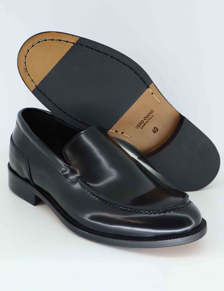 Mocassini uomo in pelle nera con patta liscia SPDU6013 001 Spatarella 