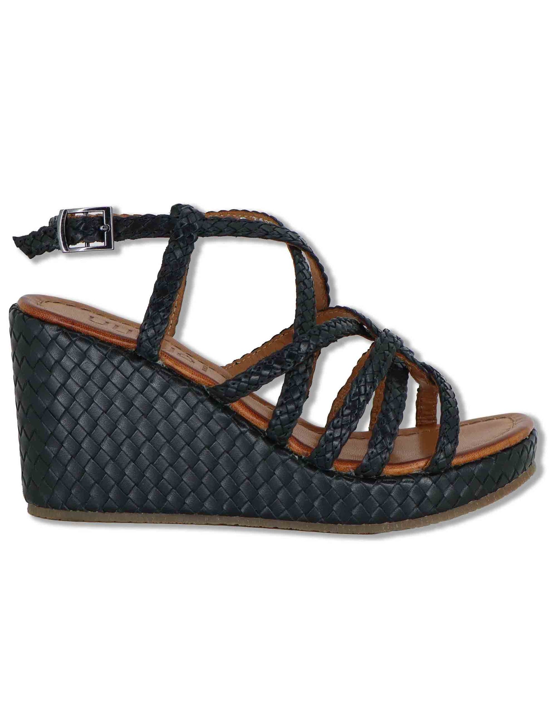 Sandali donna in pelle intrecciata nera con zeppa alta WD319R29 500007 Vueva 