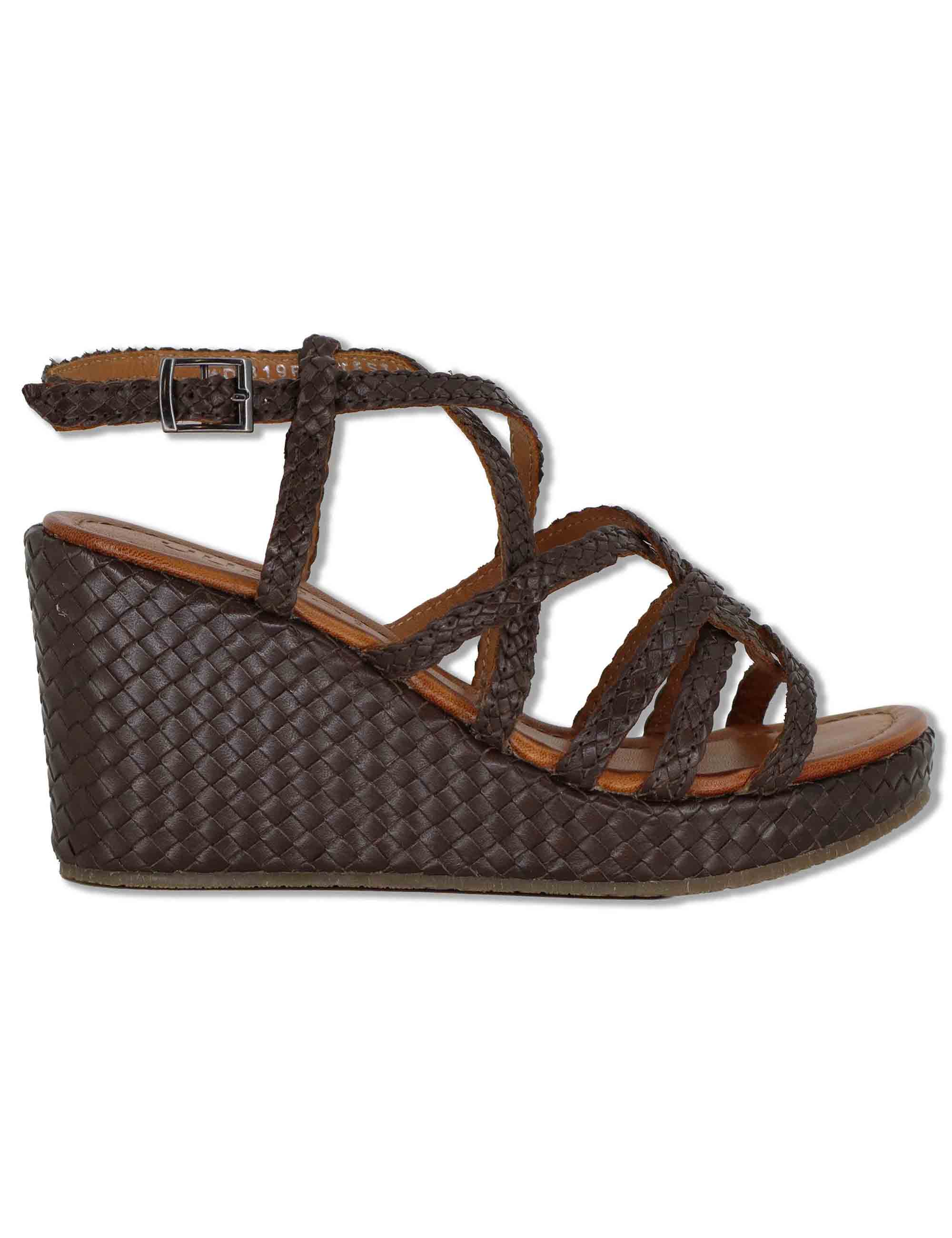 Sandali donna in pelle intrecciata marrone con zeppa alta WD319R29 500011 Vueva 