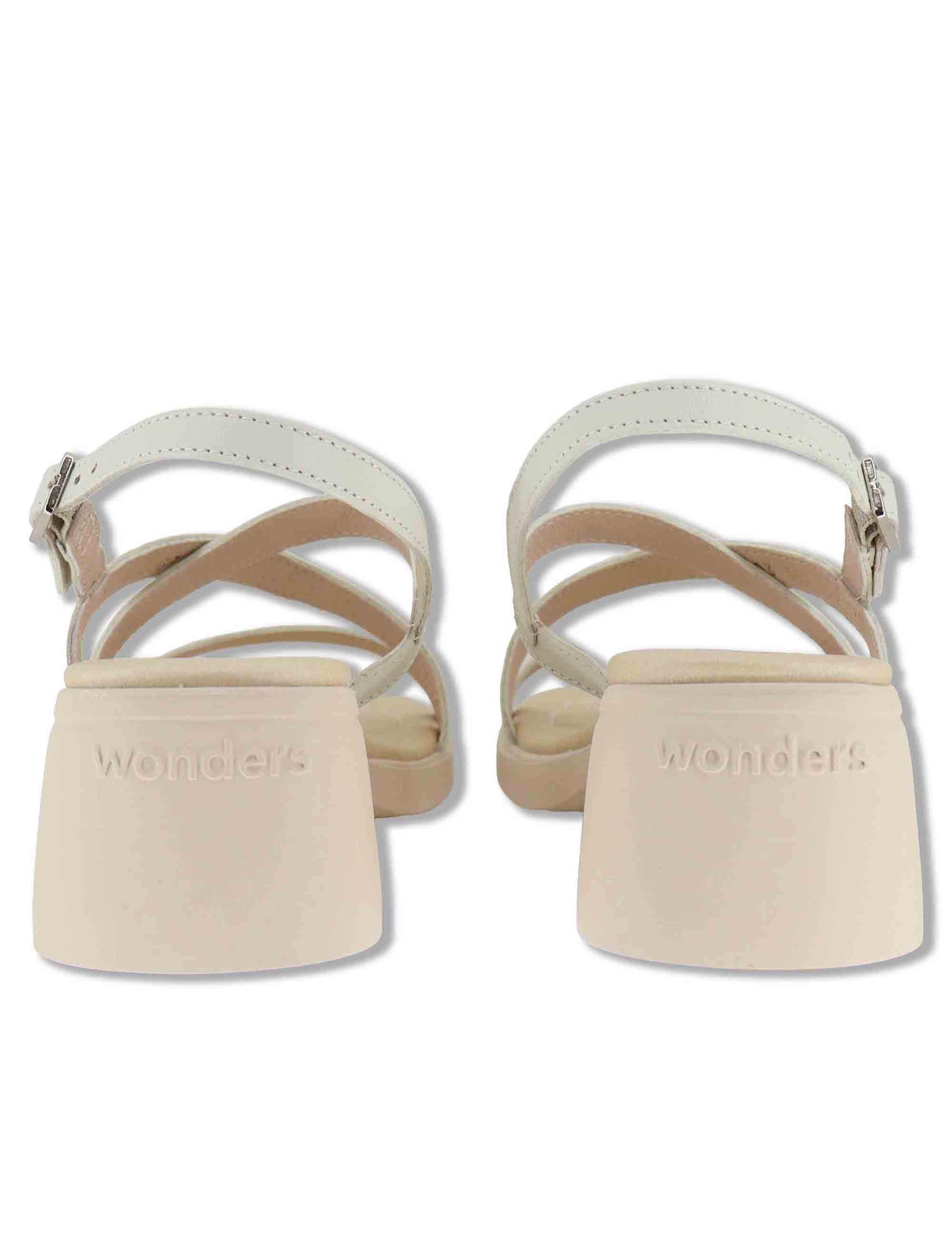 Sandali slingback donna in pelle off white con tacco medio e sottopiede soft D-2303 100 Wonders 
