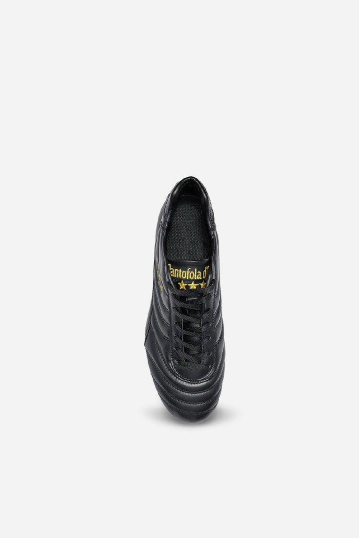 Scarpe da calcio Derby in pelle nera.