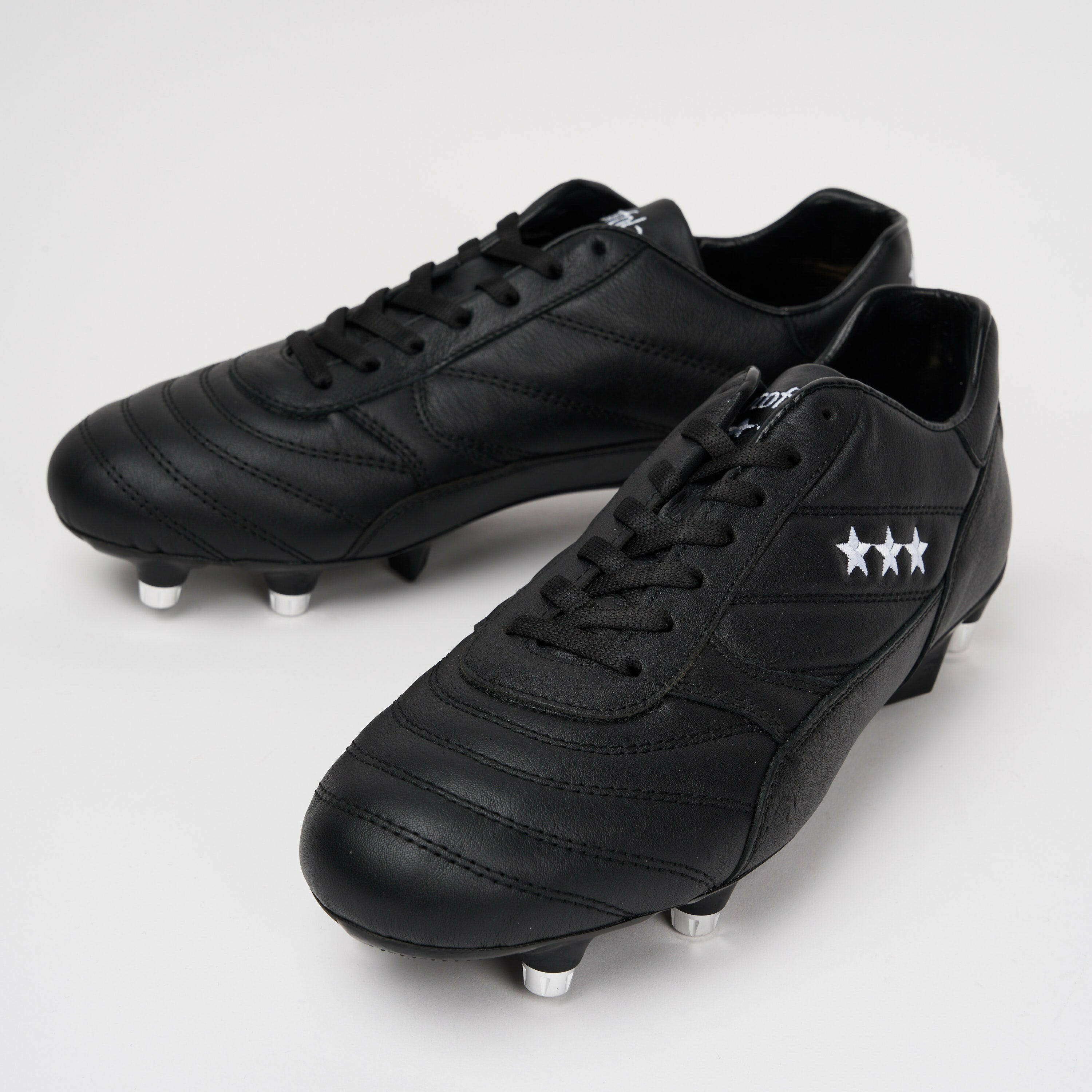 Scarpe da calcio Alloro in pelle nera.