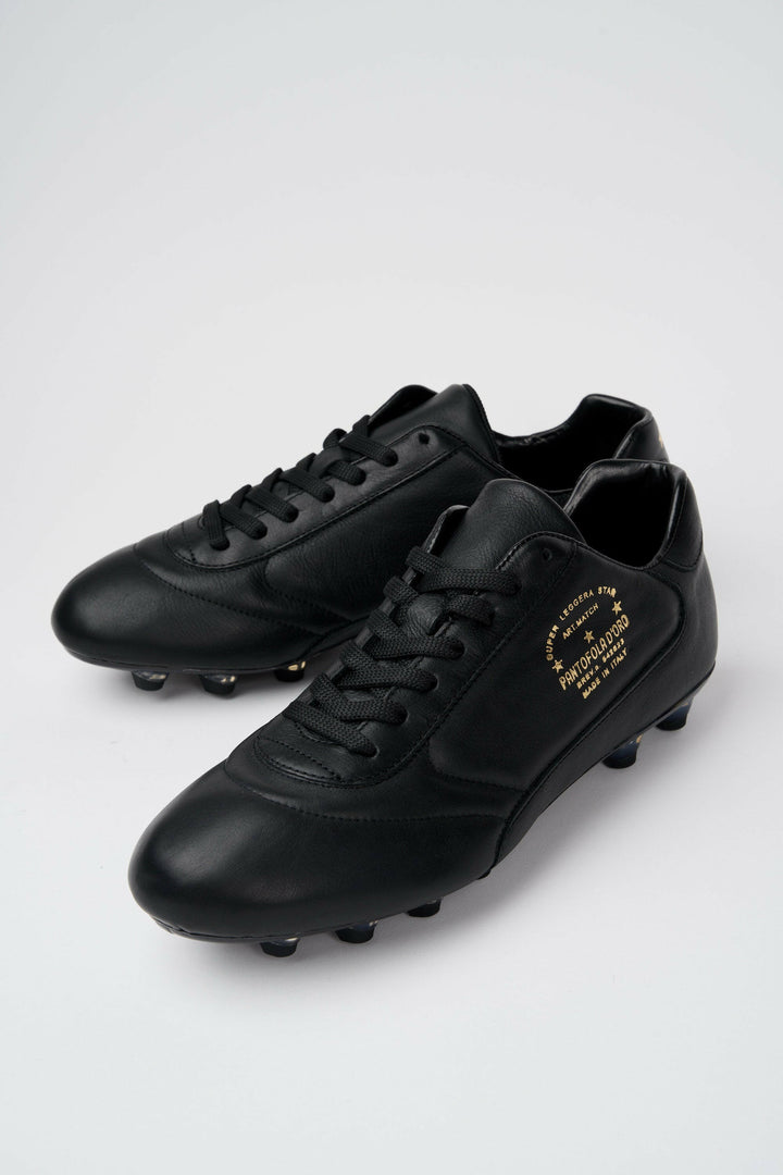 Scarpe da calcio Classic in pelle nera.